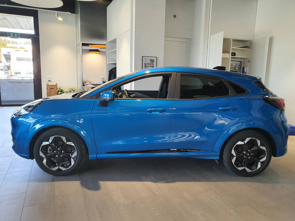 FORD Puma Gen-E Premium-showroom-element-3