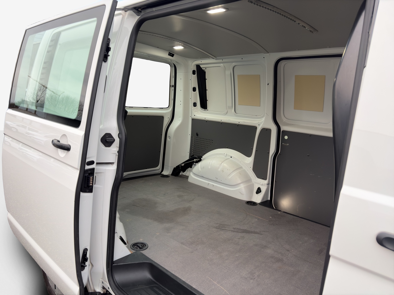 VW T6.1 2.0 TDI 4Motion-image-14