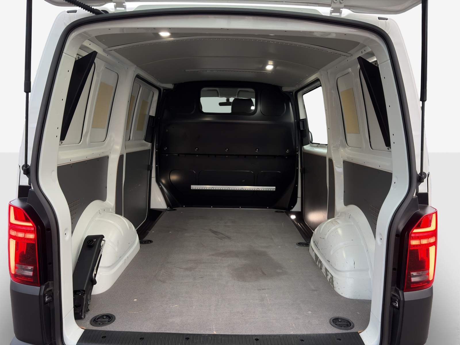 VW T6.1 2.0 TDI 4Motion-image-12
