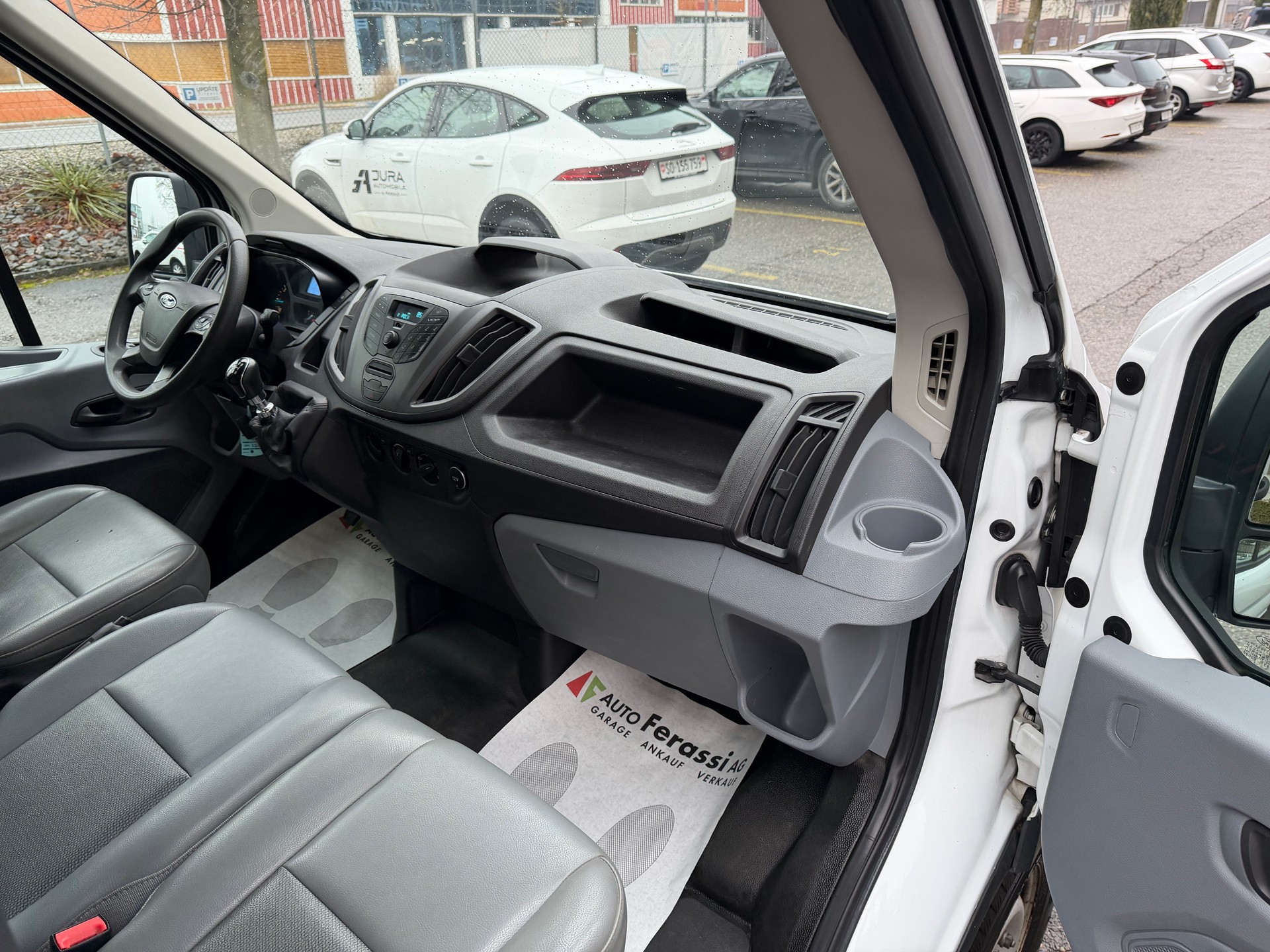 FORD Transit Van 350 L3H2 Ambiente 4WD-image-13