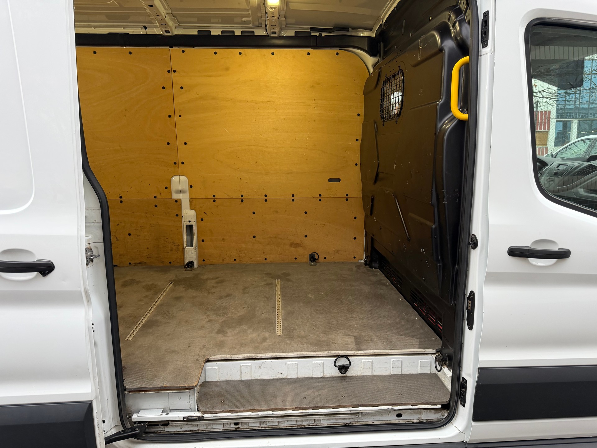 FORD Transit Van 350 L3H2 Ambiente 4WD-image-12