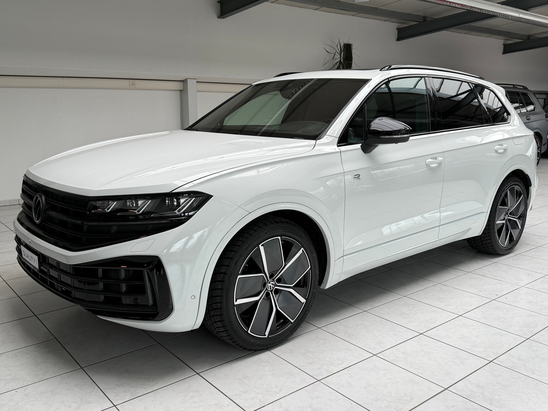 VW Touareg 3.0 TSI eHybrid R Tiptronic * Werksgarantie bis 10.2027 *