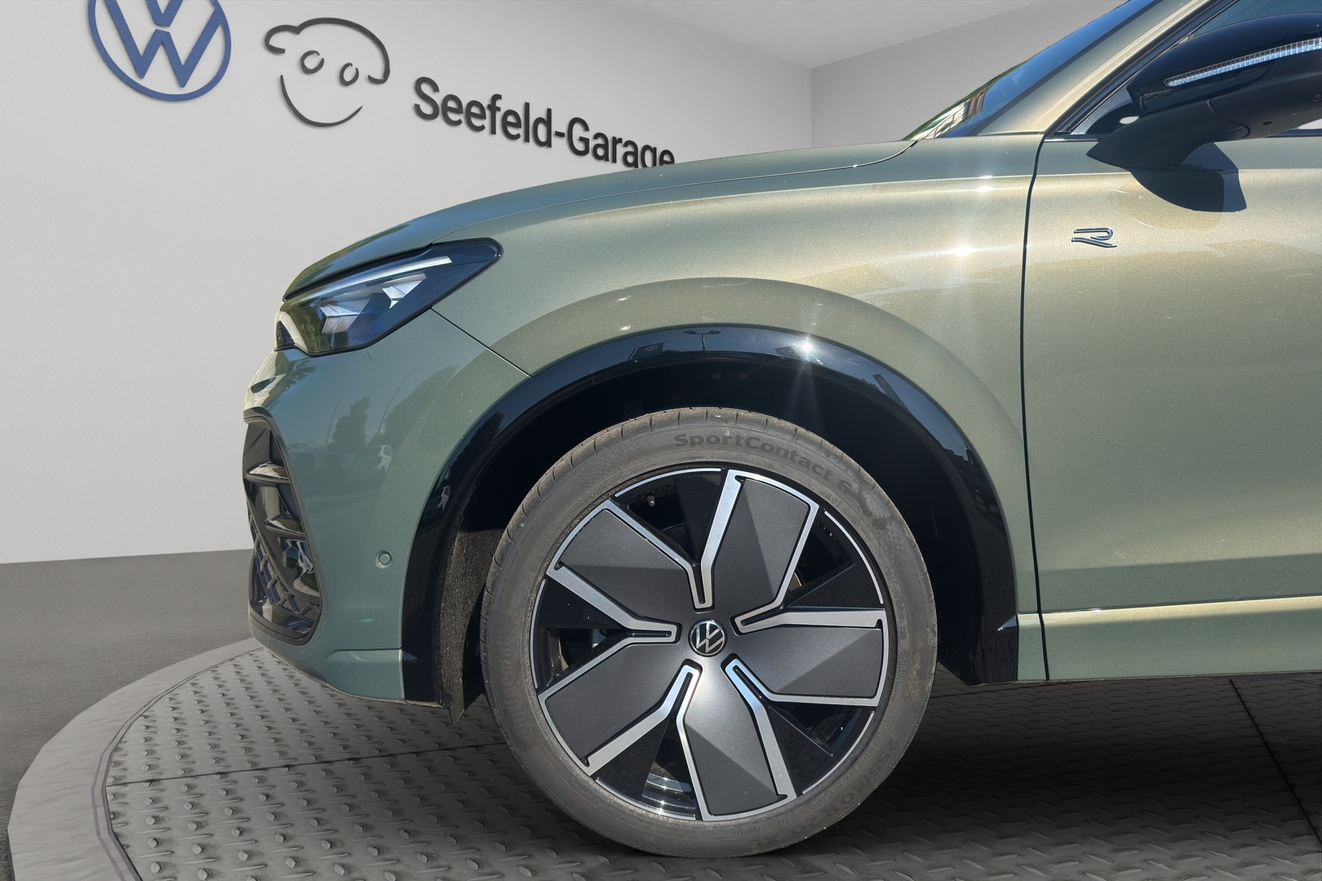 VW Tiguan 2.0 TSI DSG R-Line 4Motion-image-5