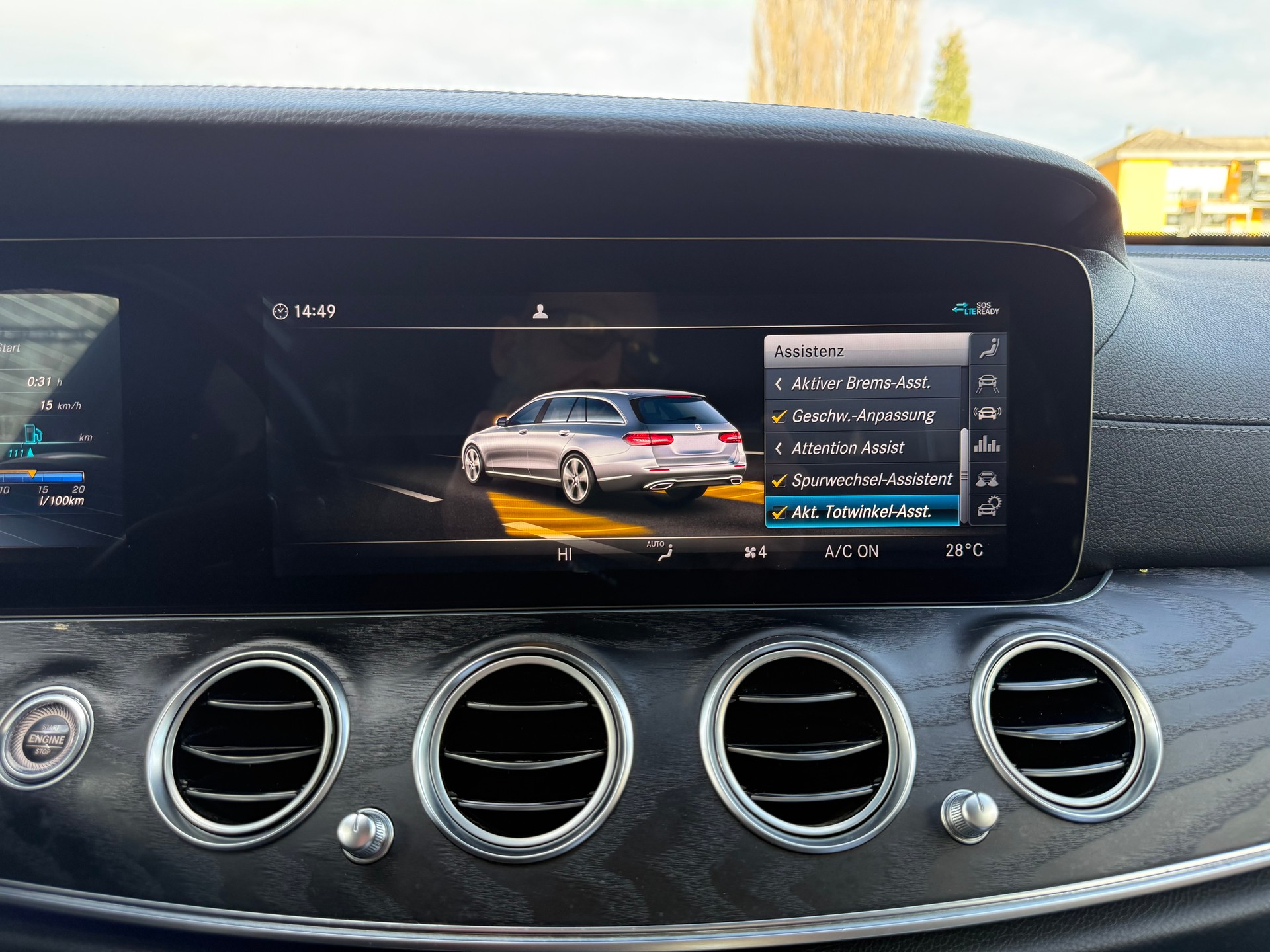 MERCEDES-BENZ E 220 d AMG Line 4Matic 9G-Tronic-image-9
