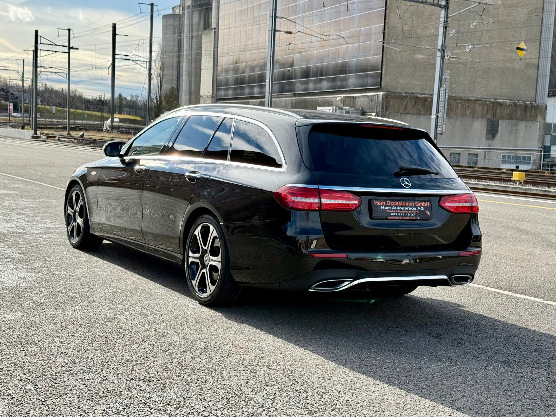 MERCEDES-BENZ E 220 d AMG Line 4Matic 9G-Tronic-image-1