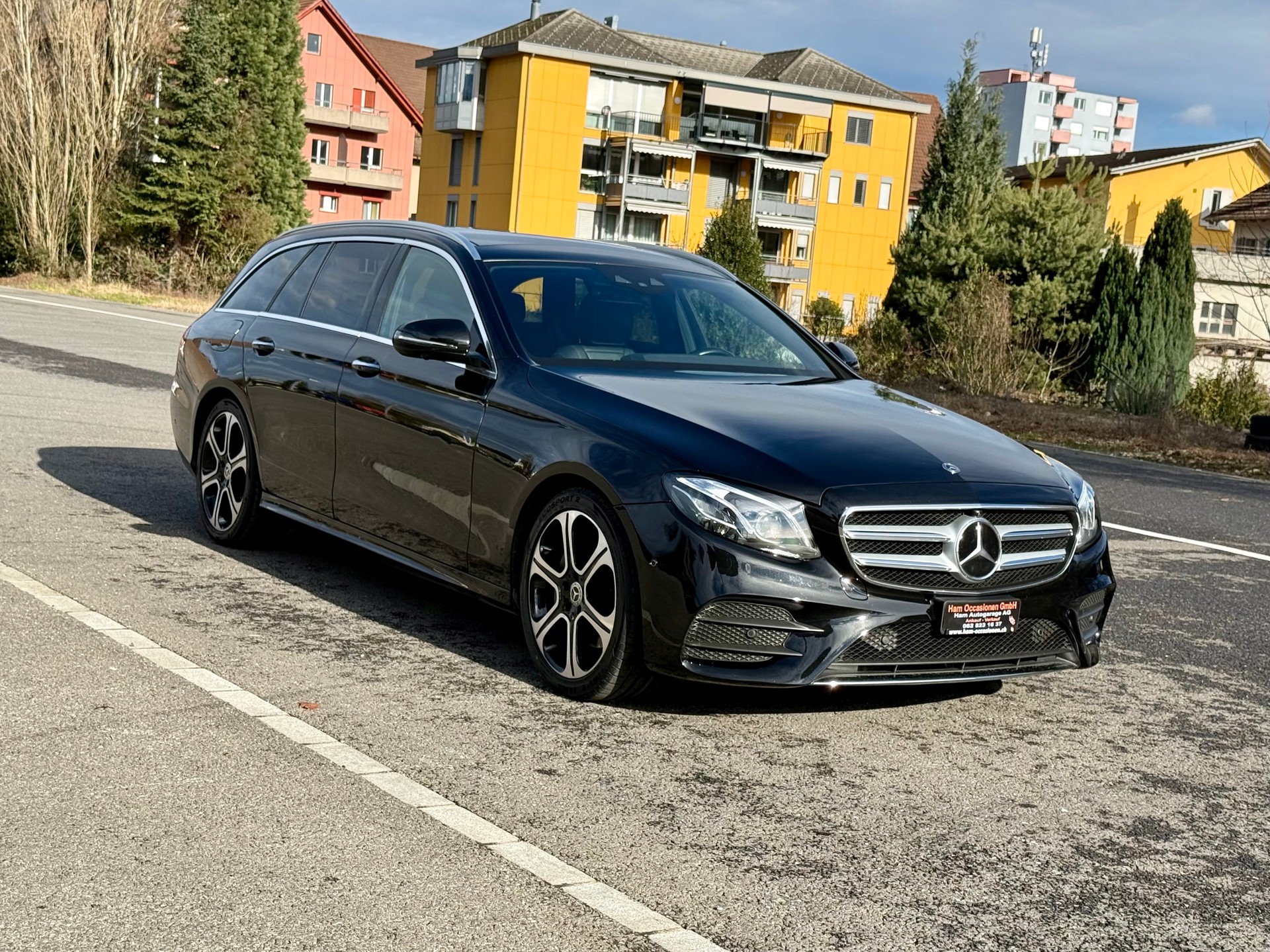 MERCEDES-BENZ E 220 d AMG Line 4Matic 9G-Tronic-image-3