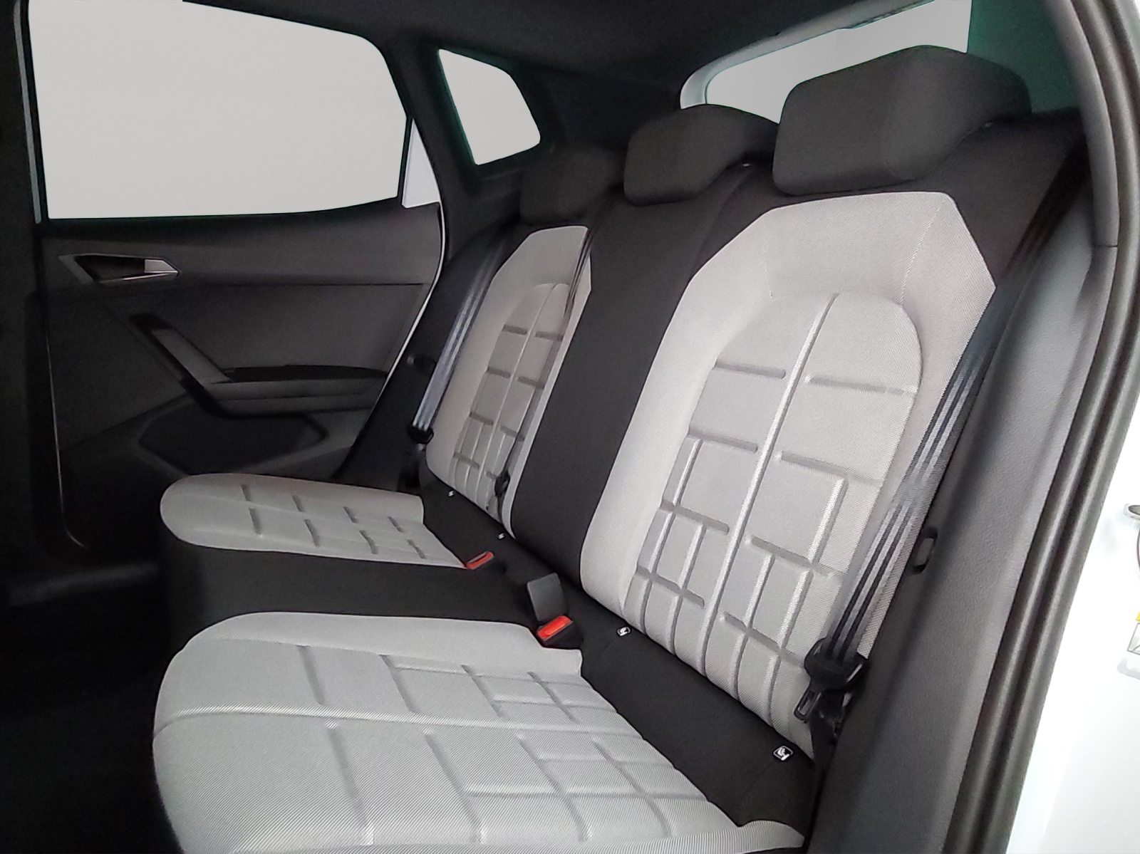 SEAT Arona 1.0 TSI Eco Move FR DSG-image-8