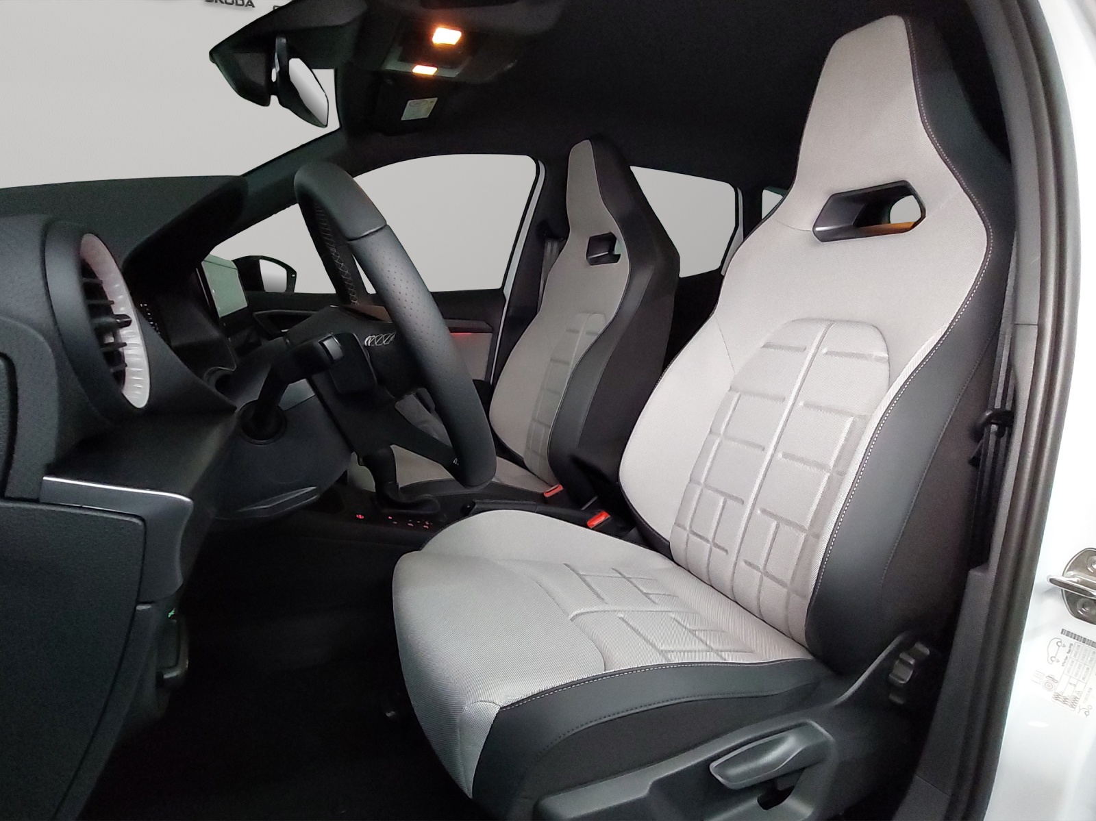 SEAT Arona 1.0 TSI Eco Move FR DSG-image-5