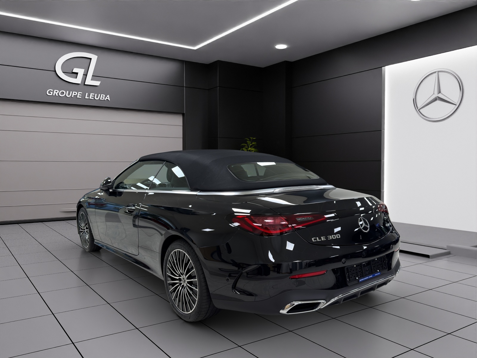 MERCEDES-BENZ CLE 300 Cabrio 4Matic 9G-Tronic-image-3