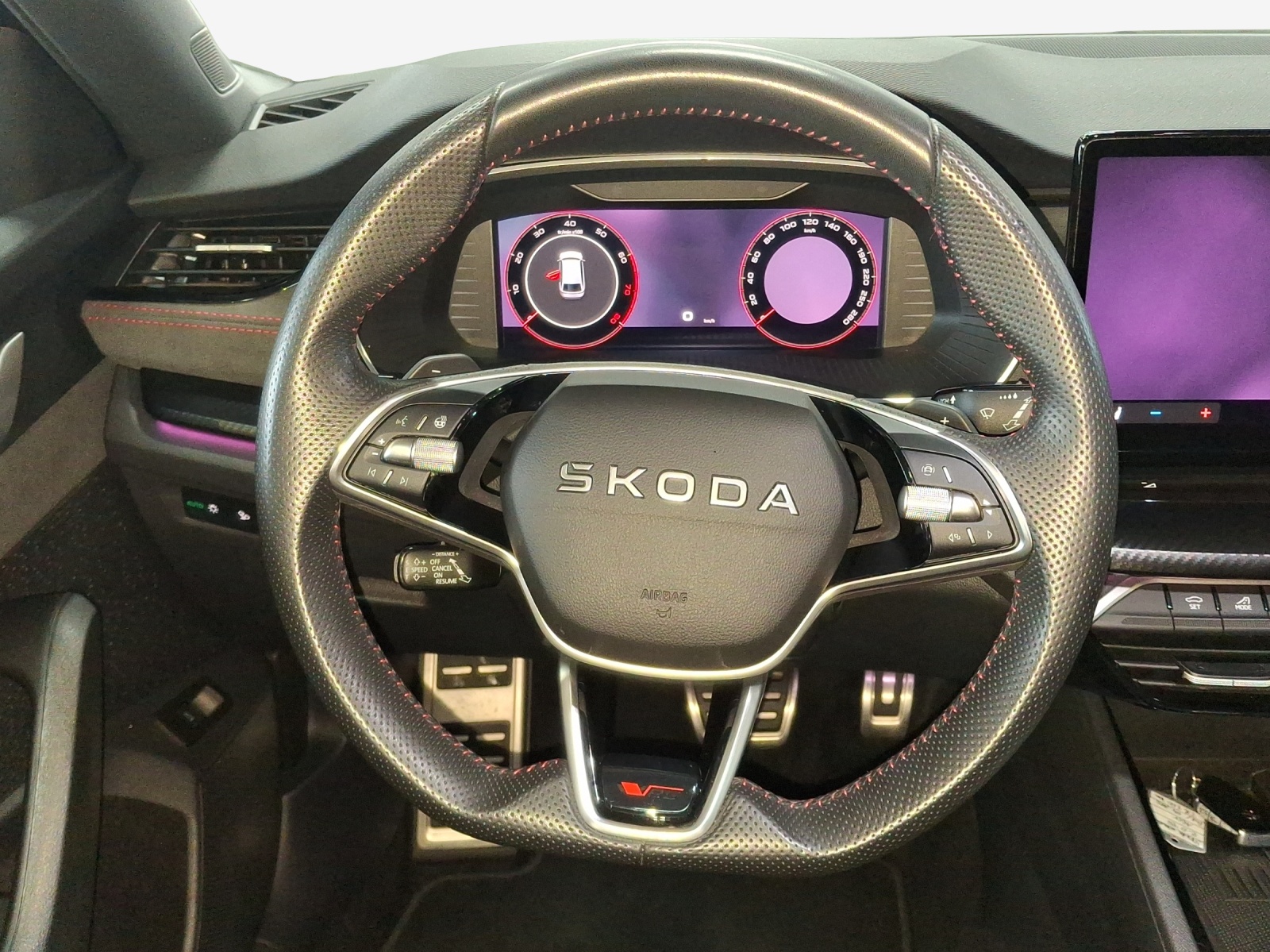 SKODA Octavia Combi 2.0 TSI DSG RS-image-9