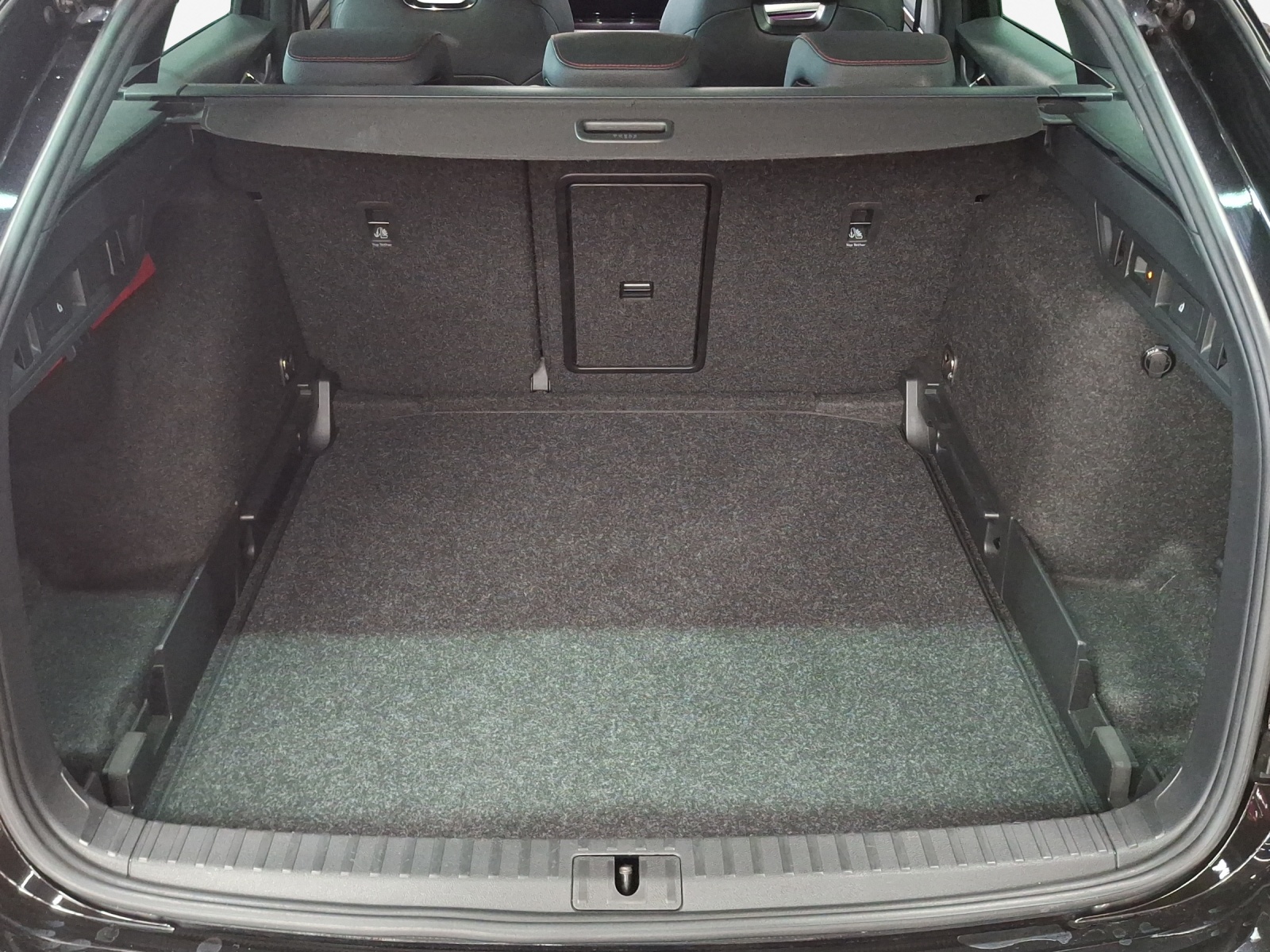 SKODA Octavia Combi 2.0 TSI DSG RS-image-12