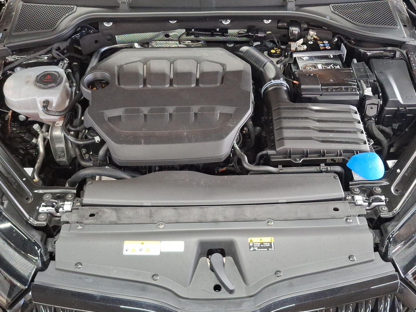 SKODA Octavia Combi 2.0 TSI DSG RS-image-13