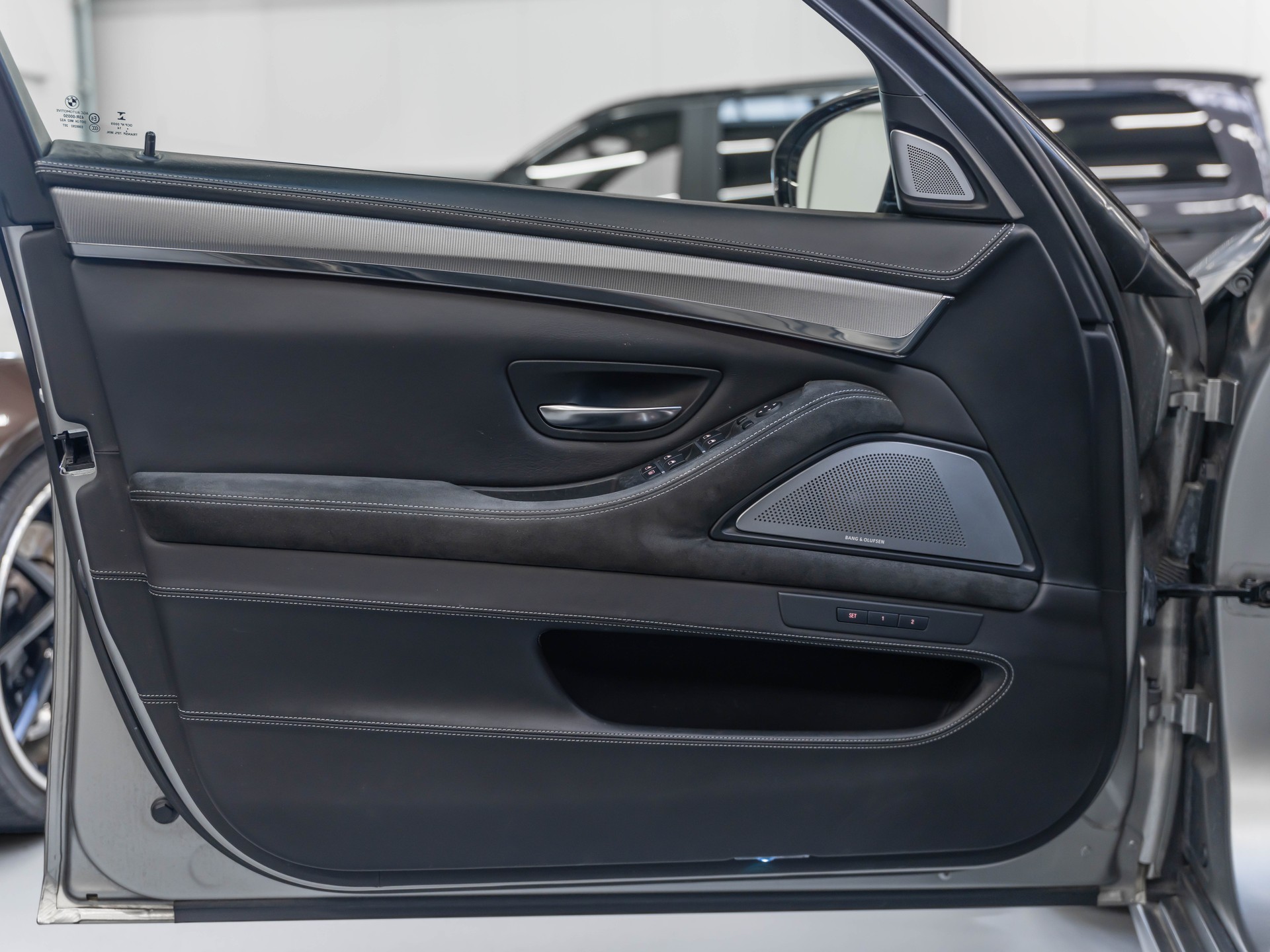 BMW M5 Drivelogic “30 Jahre Edition” 1 of 300-image-19