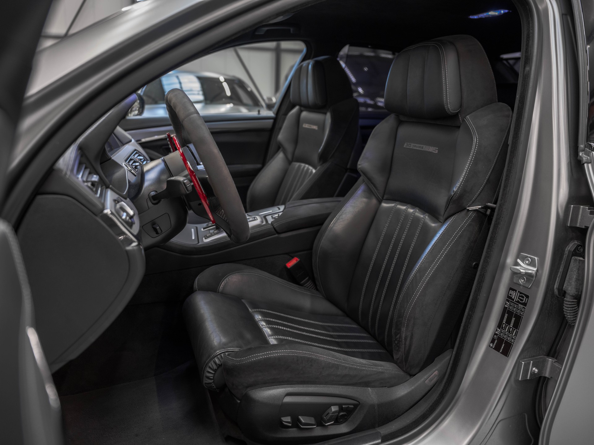 BMW M5 Drivelogic “30 Jahre Edition” 1 of 300-image-9