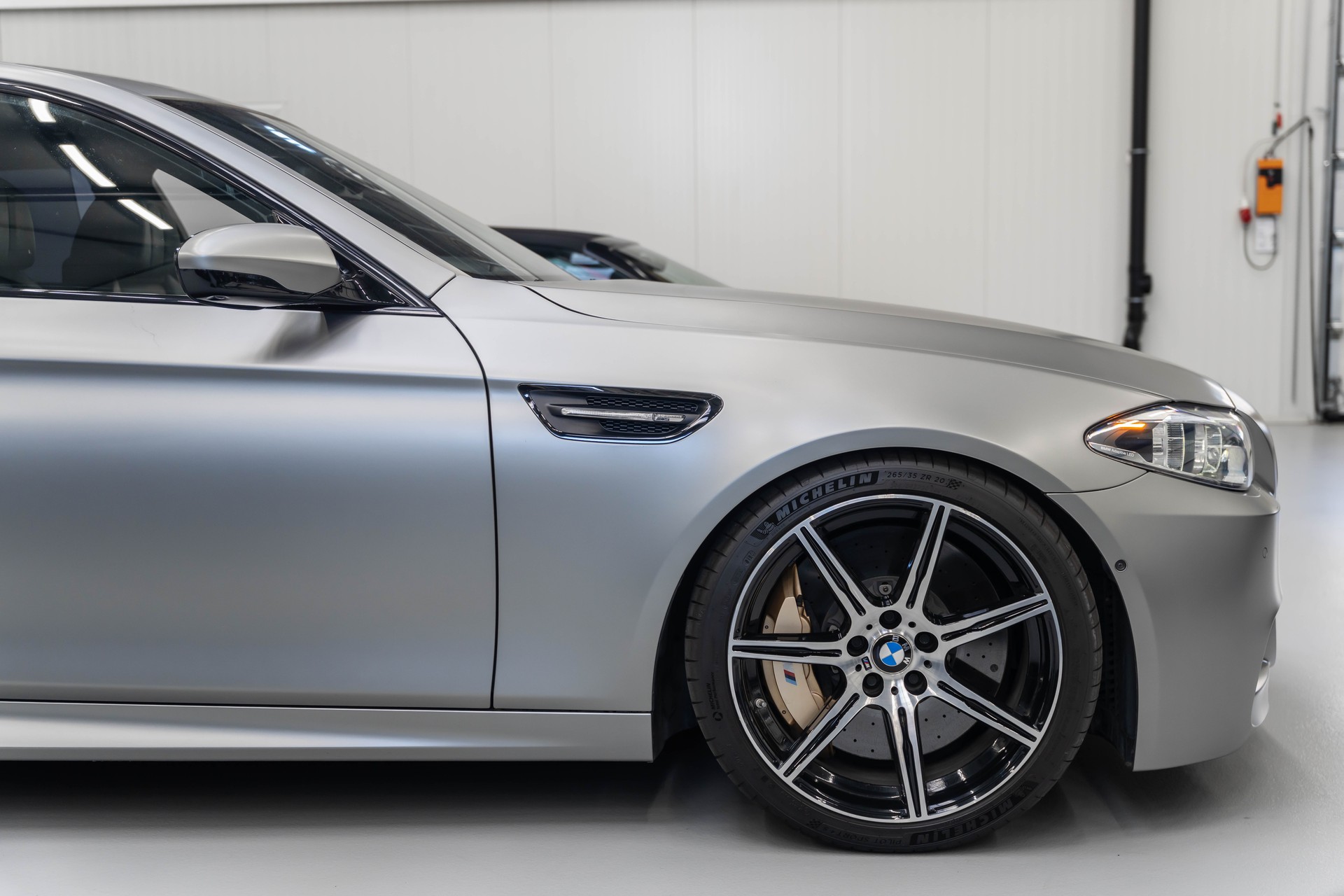 BMW M5 Drivelogic “30 Jahre Edition” 1 of 300-image-17