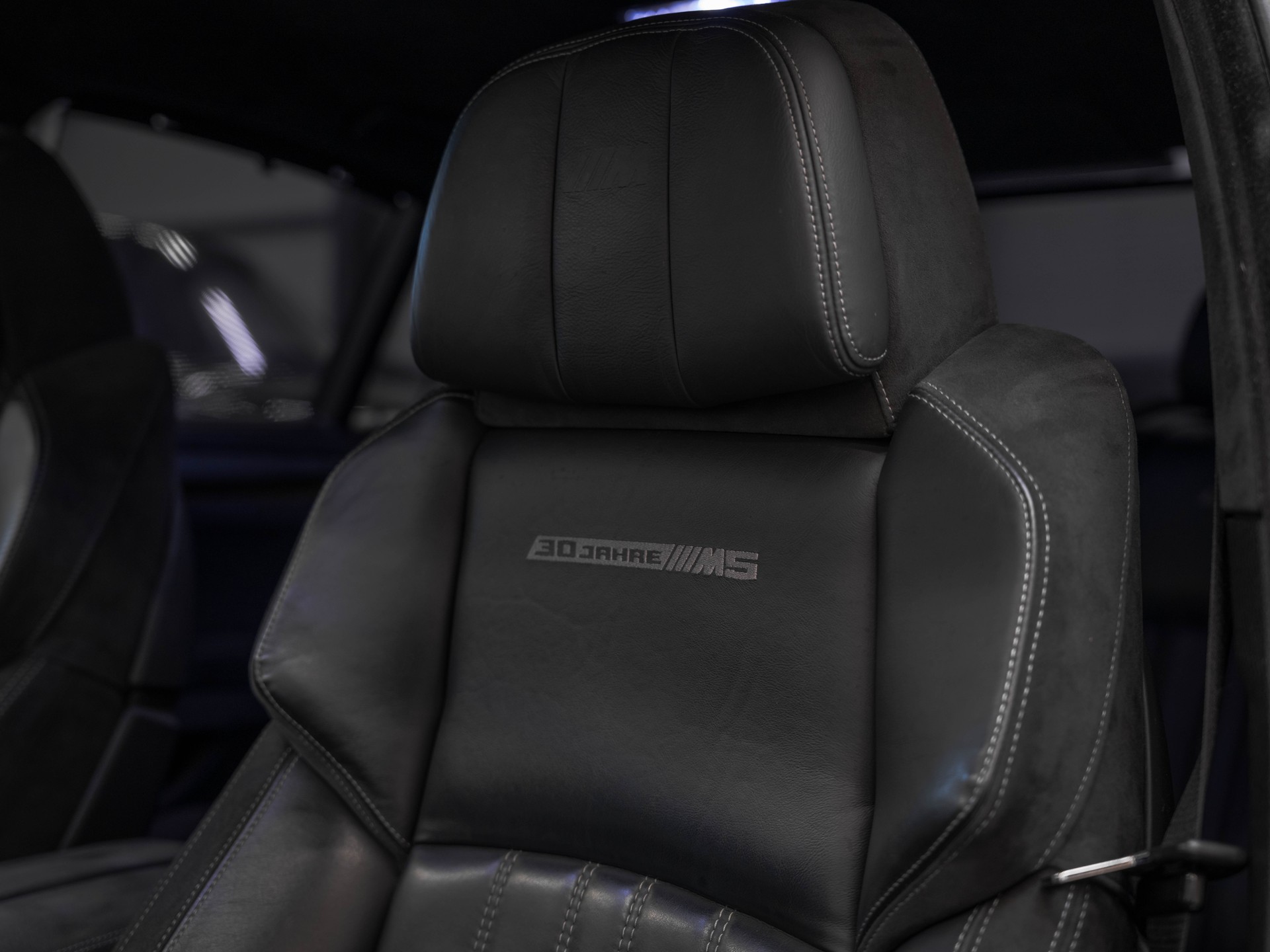 BMW M5 Drivelogic “30 Jahre Edition” 1 of 300-image-10