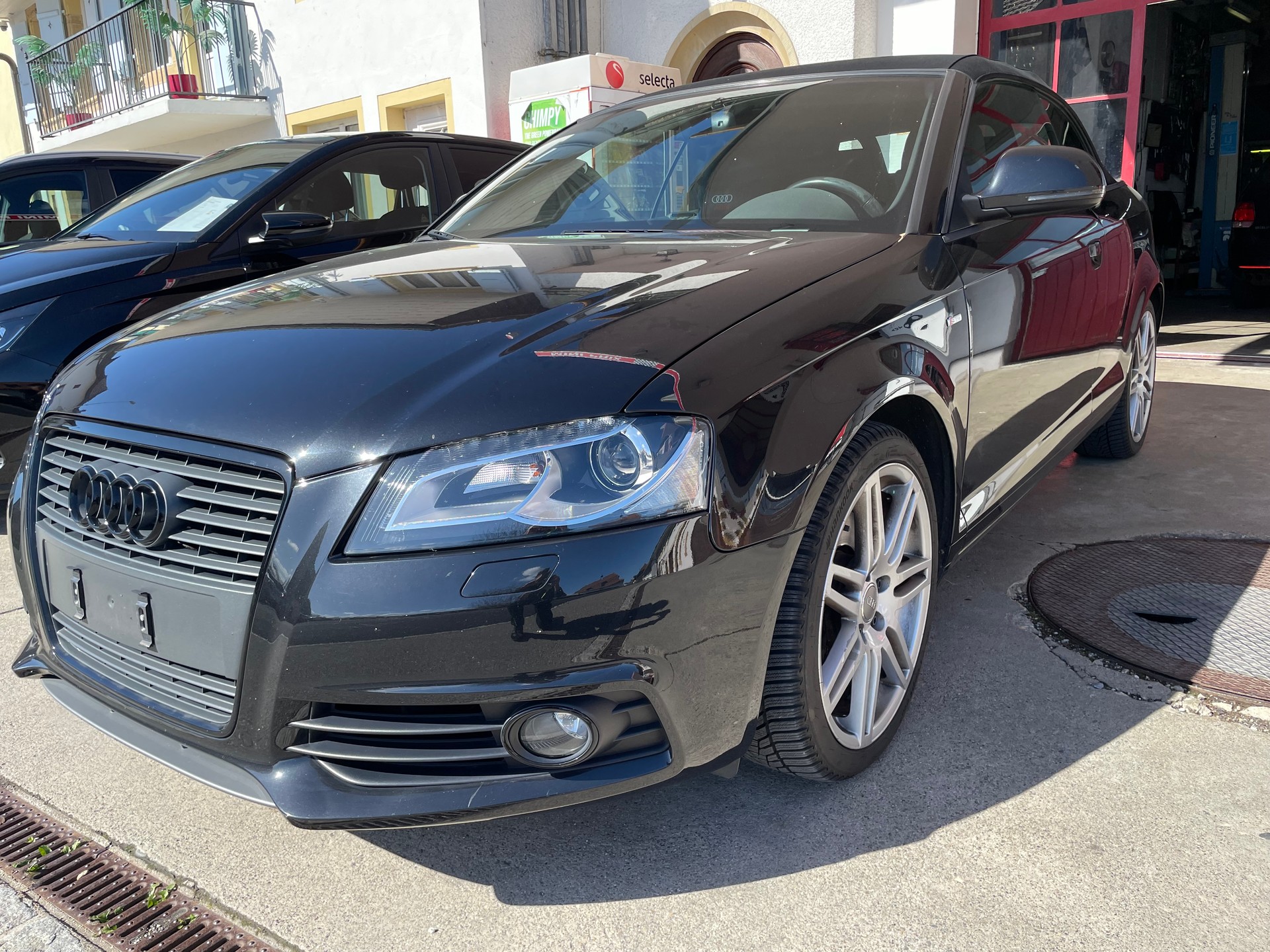 AUDI A3 Cabriolet 2.0 TFSI Attraction S-Line-image-6