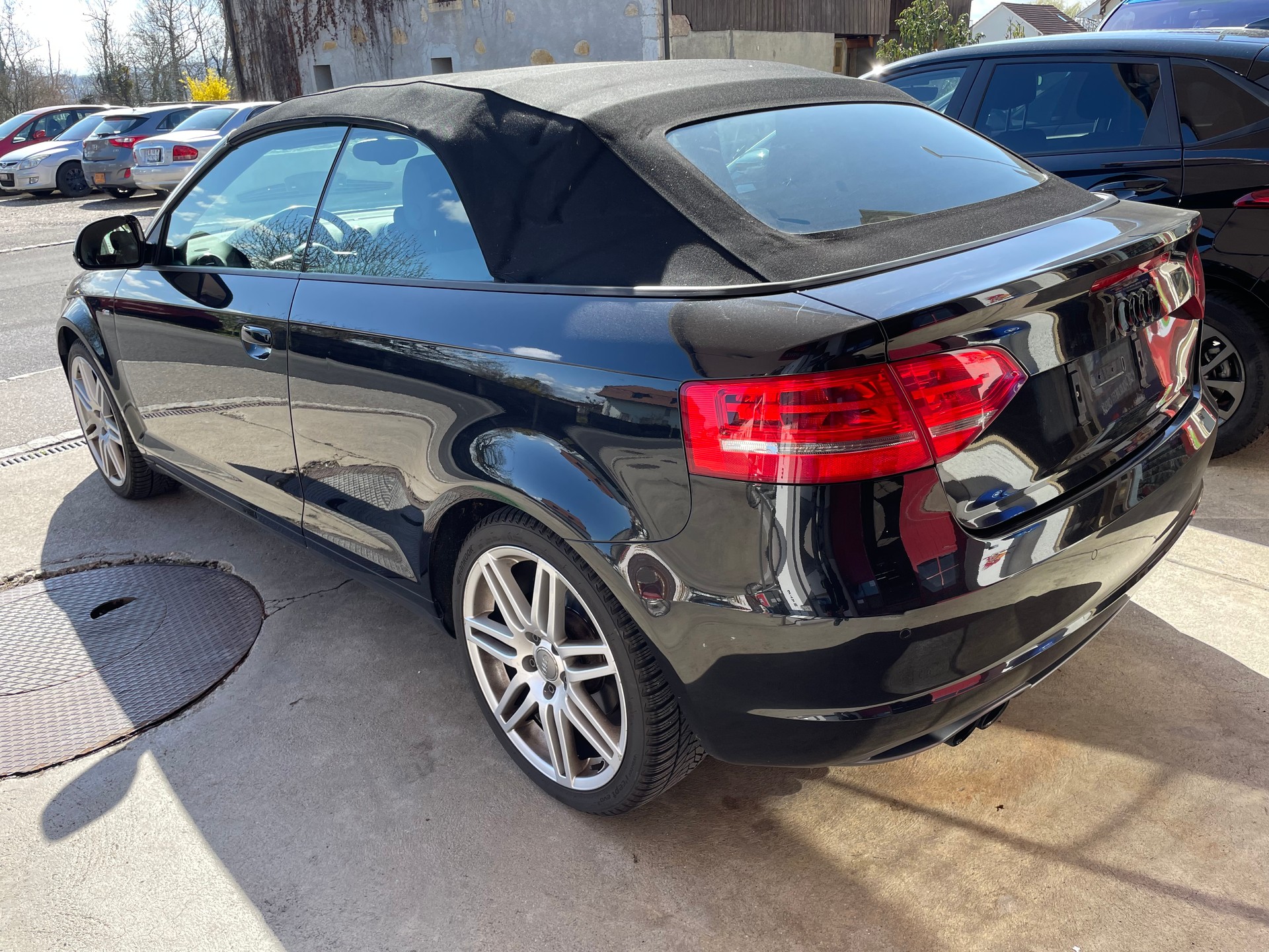 AUDI A3 Cabriolet 2.0 TFSI Attraction S-Line-image-4