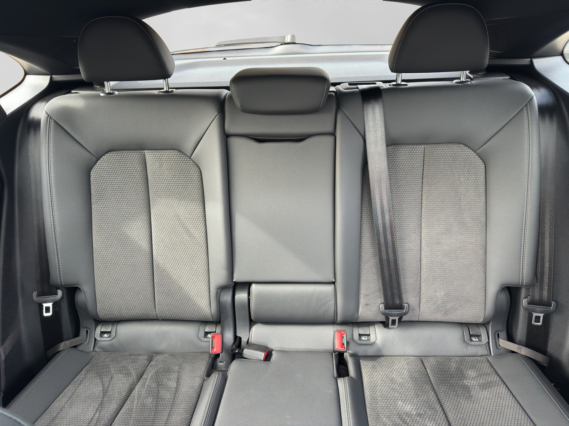 AUDI Q3 Sportback 40 TFSI S line quattro S-tronic-image-10