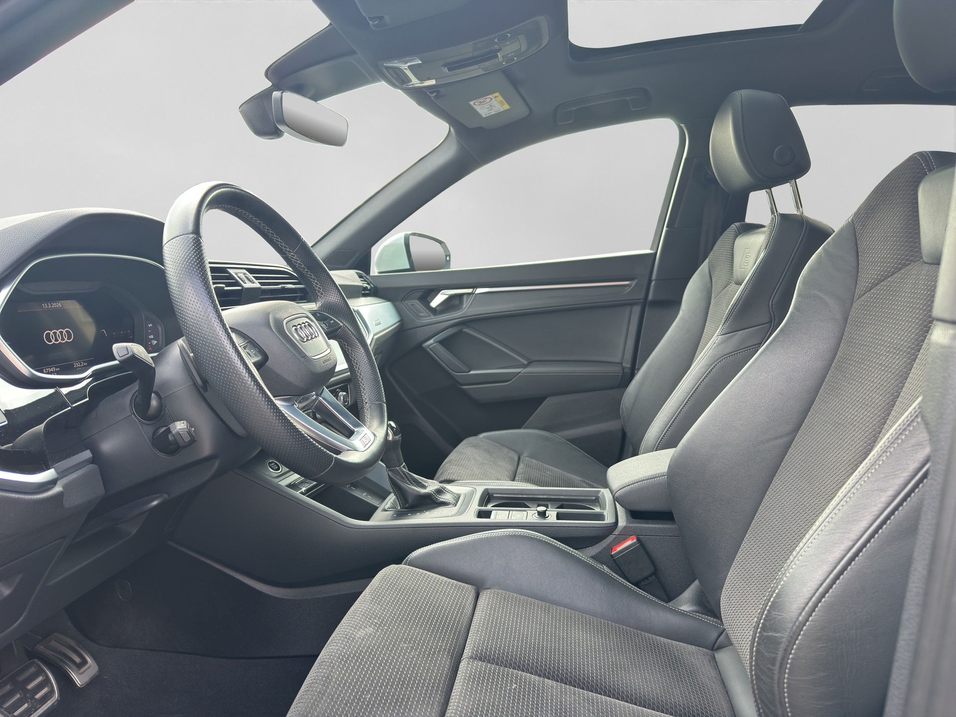 AUDI Q3 Sportback 40 TFSI S line quattro S-tronic-image-8