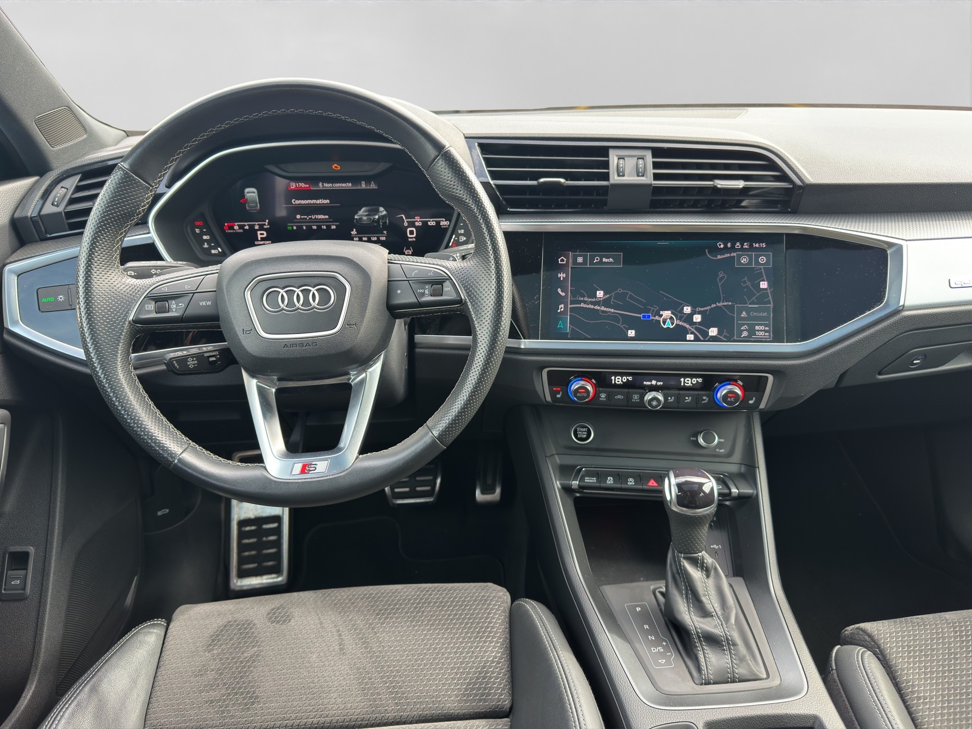 AUDI Q3 Sportback 40 TFSI S line quattro S-tronic-image-11