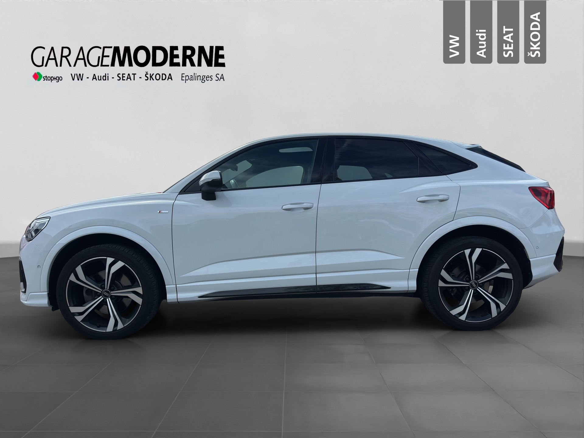 AUDI Q3 Sportback 40 TFSI S line quattro S-tronic-image-4