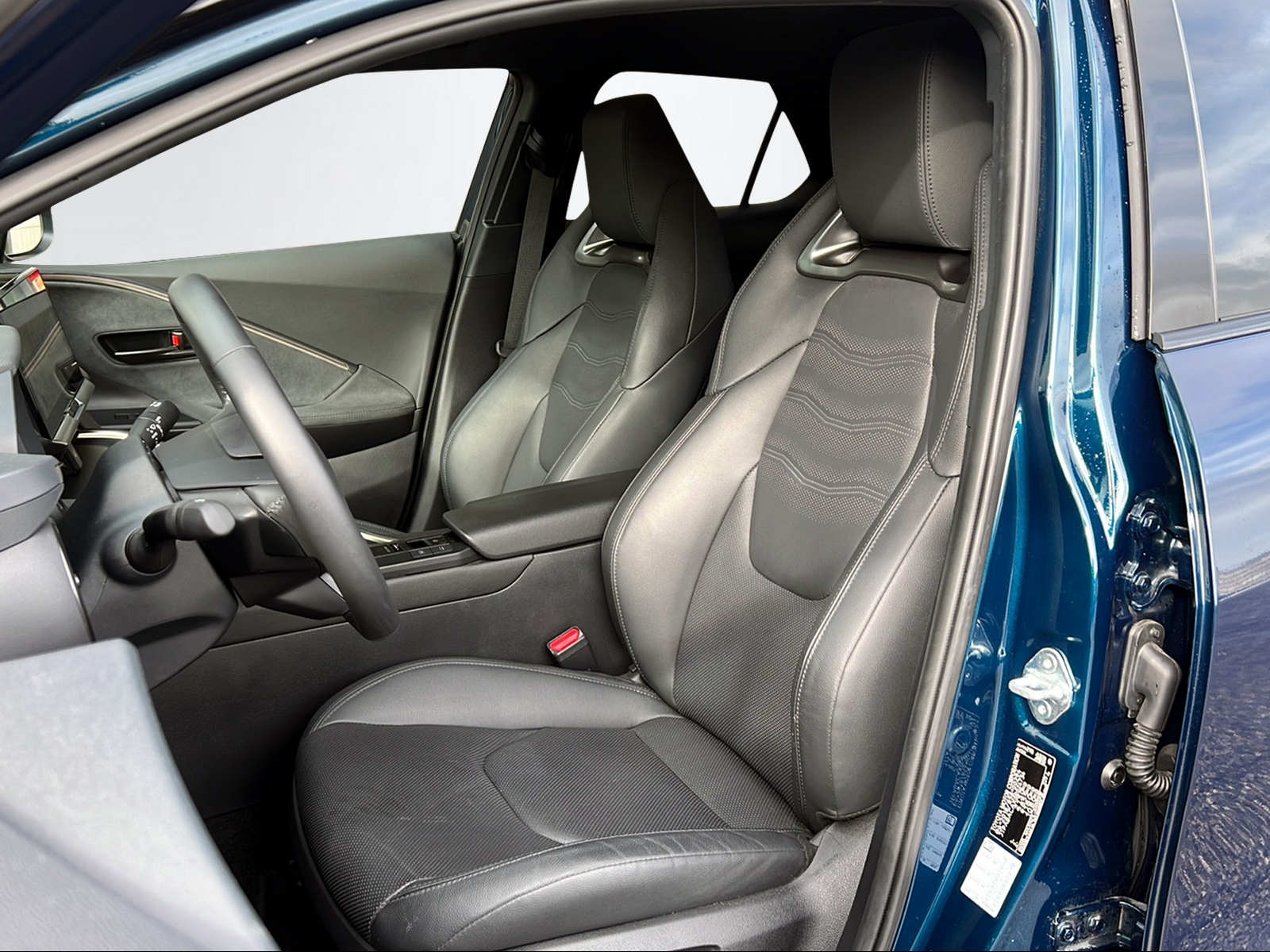 TOYOTA C-HR 2.0 PHEV Style-image-14