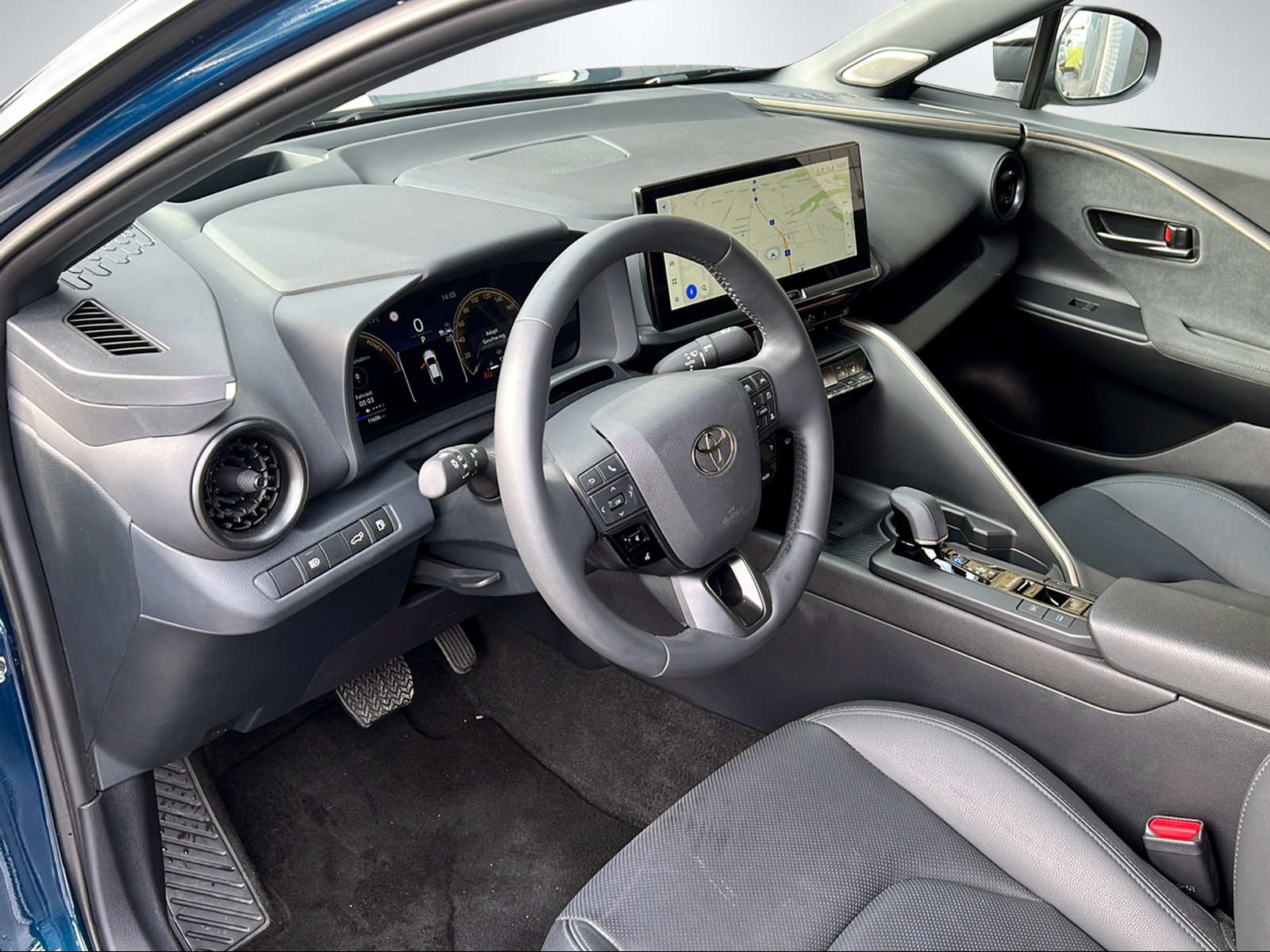 TOYOTA C-HR 2.0 PHEV Style-image-13