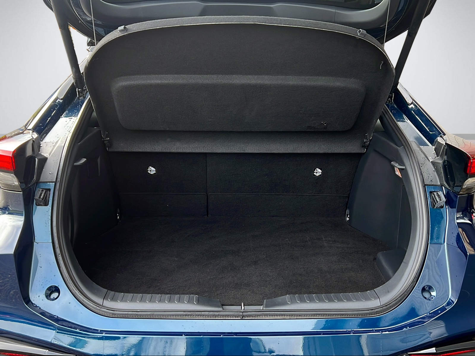 TOYOTA C-HR 2.0 PHEV Style-image-5