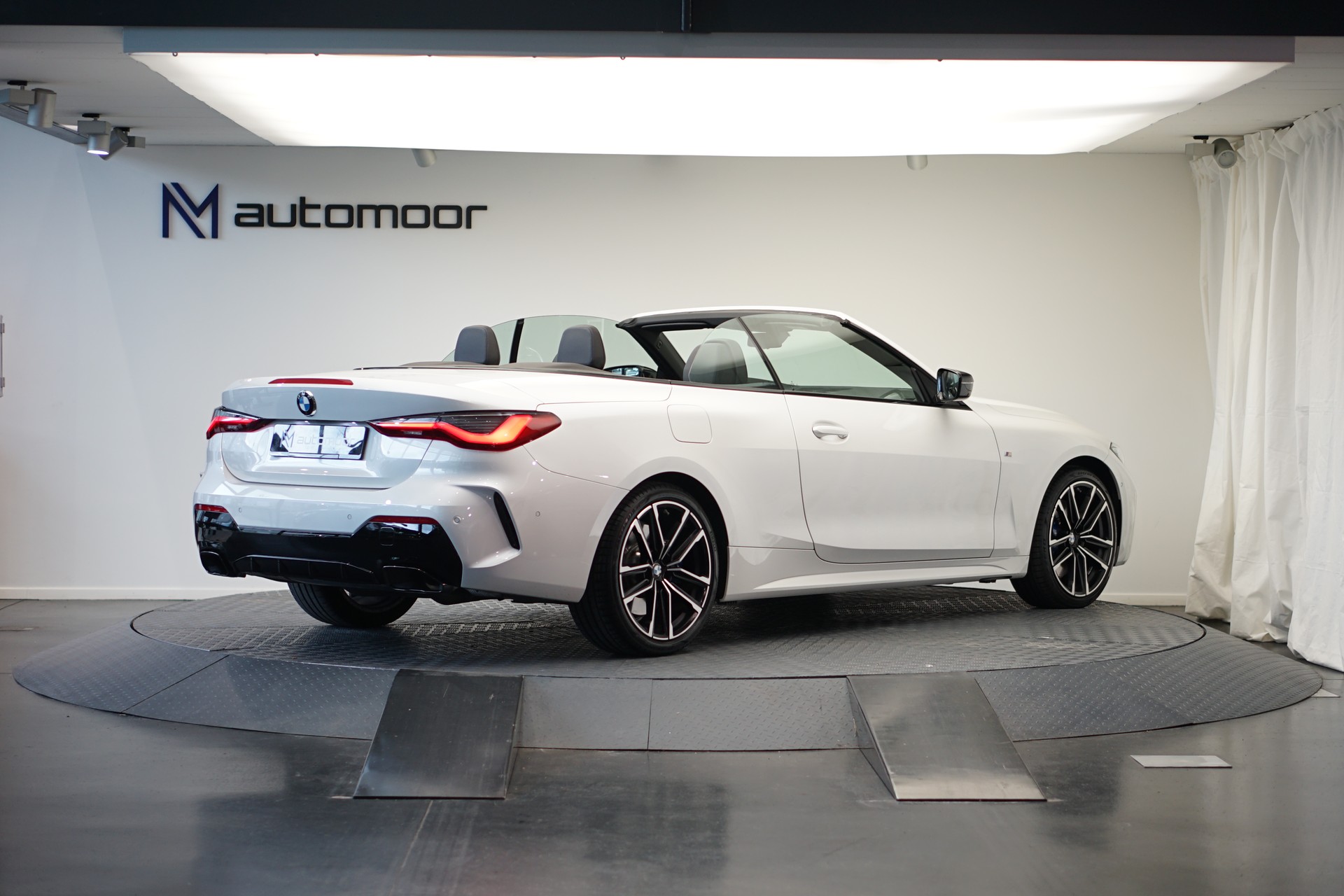BMW M440i xDrive 48V Cabriolet Steptronic *CH-Fahrzeug*-image-4
