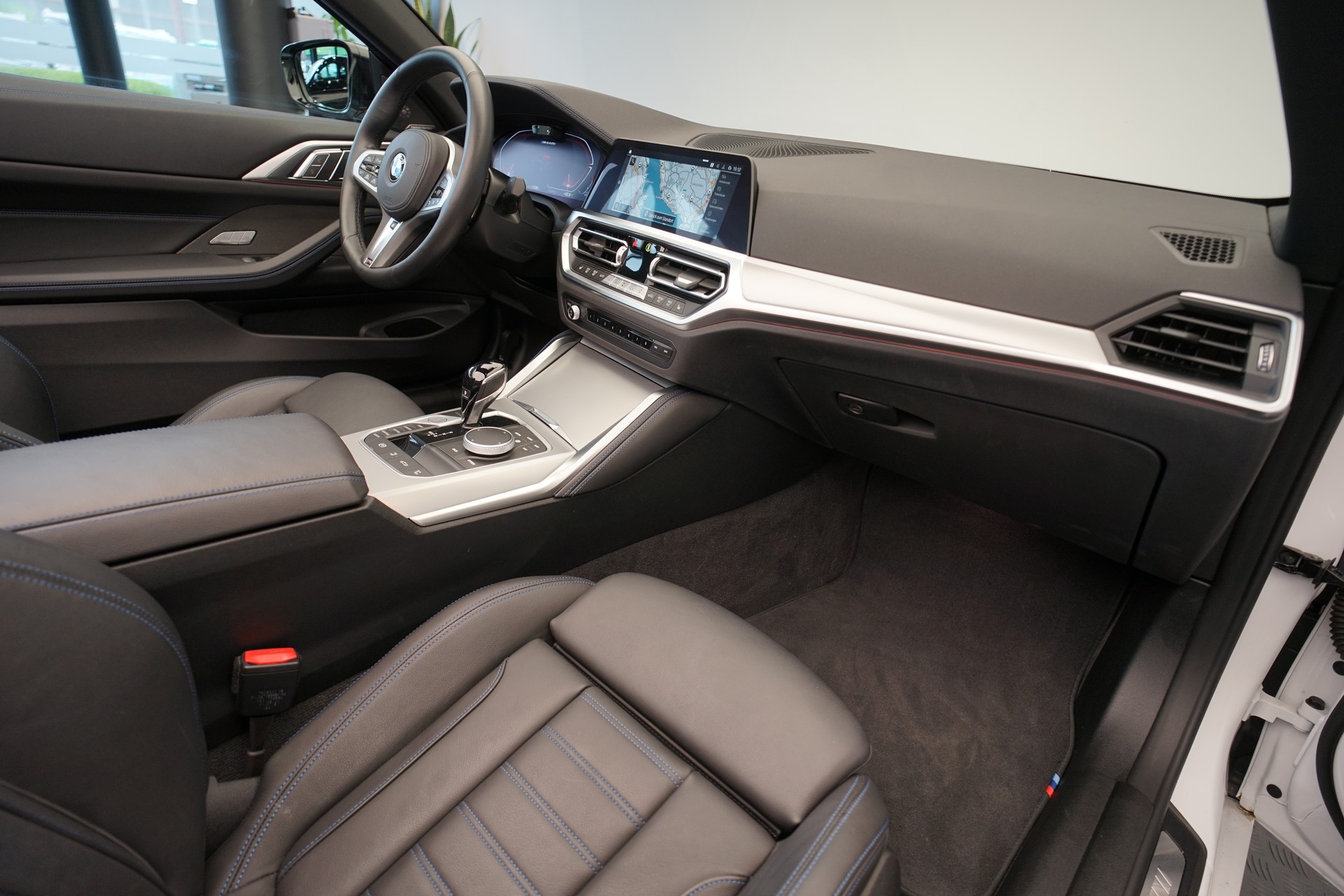BMW M440i xDrive 48V Cabriolet Steptronic *CH-Fahrzeug*-image-16
