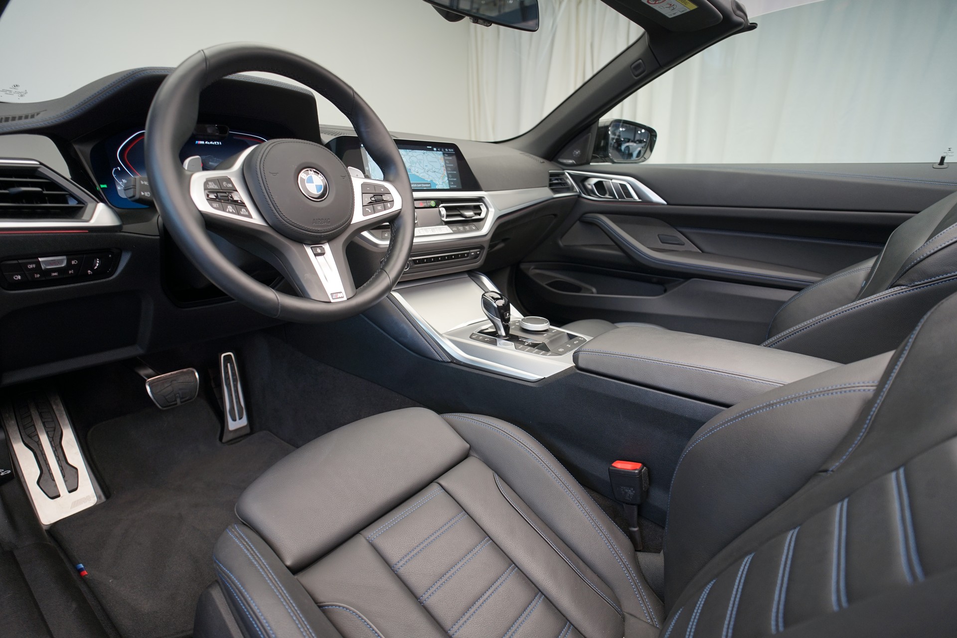 BMW M440i xDrive 48V Cabriolet Steptronic *CH-Fahrzeug*-image-15