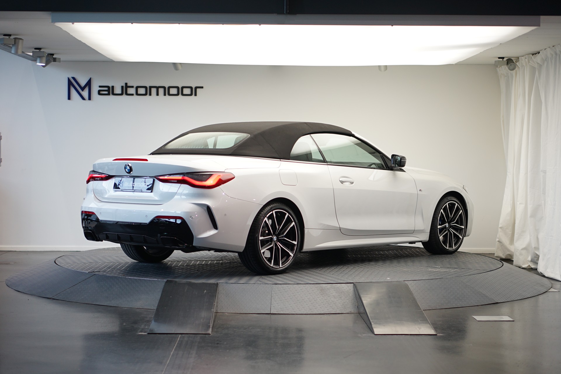BMW M440i xDrive 48V Cabriolet Steptronic *CH-Fahrzeug*-image-10