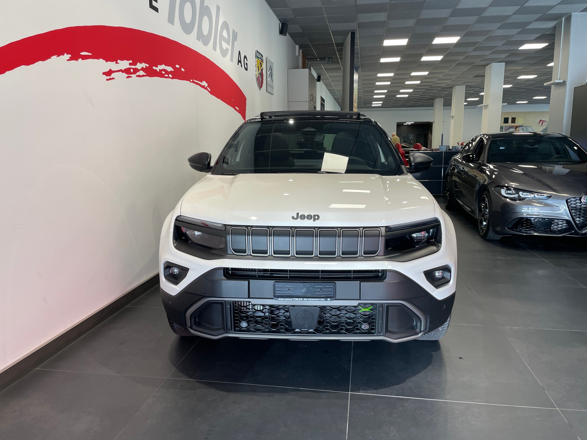 JEEP Avenger 1.2 Turbo MHEV Overland Leather Sky 4xe-image-3