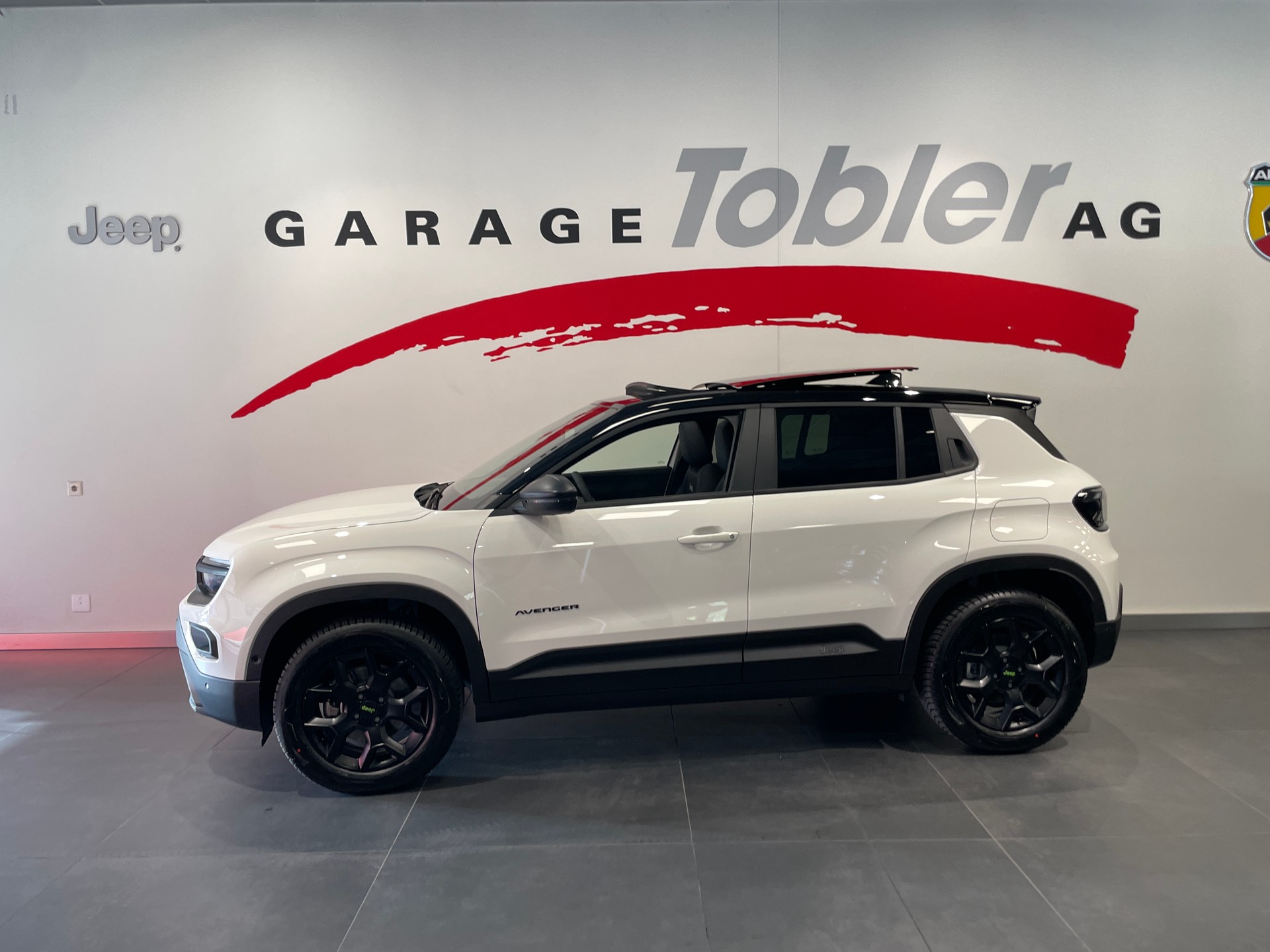 JEEP Avenger 1.2 Turbo MHEV Overland Leather Sky 4xe-image-8