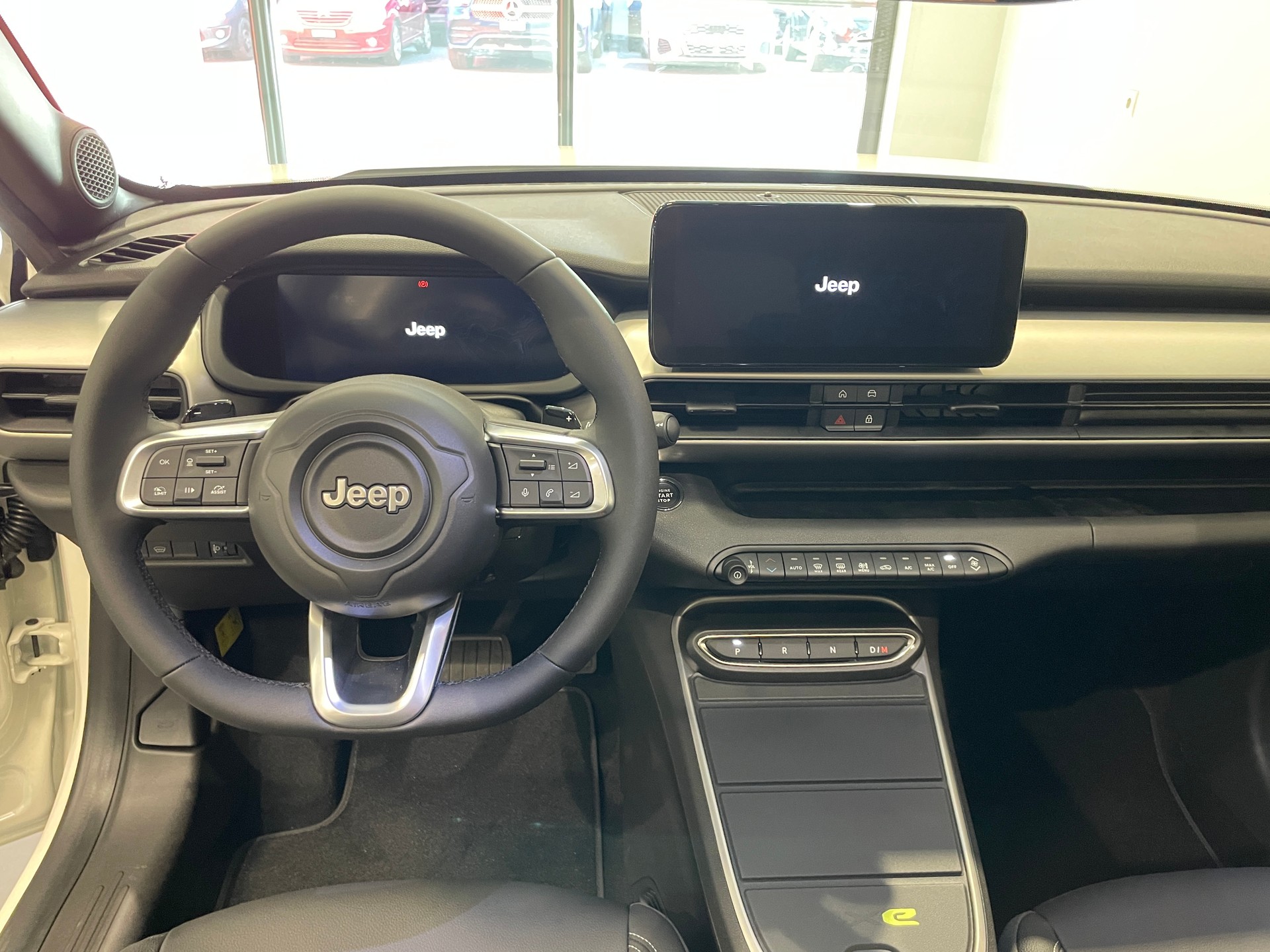 JEEP Avenger 1.2 Turbo MHEV Overland Leather Sky 4xe-image-11