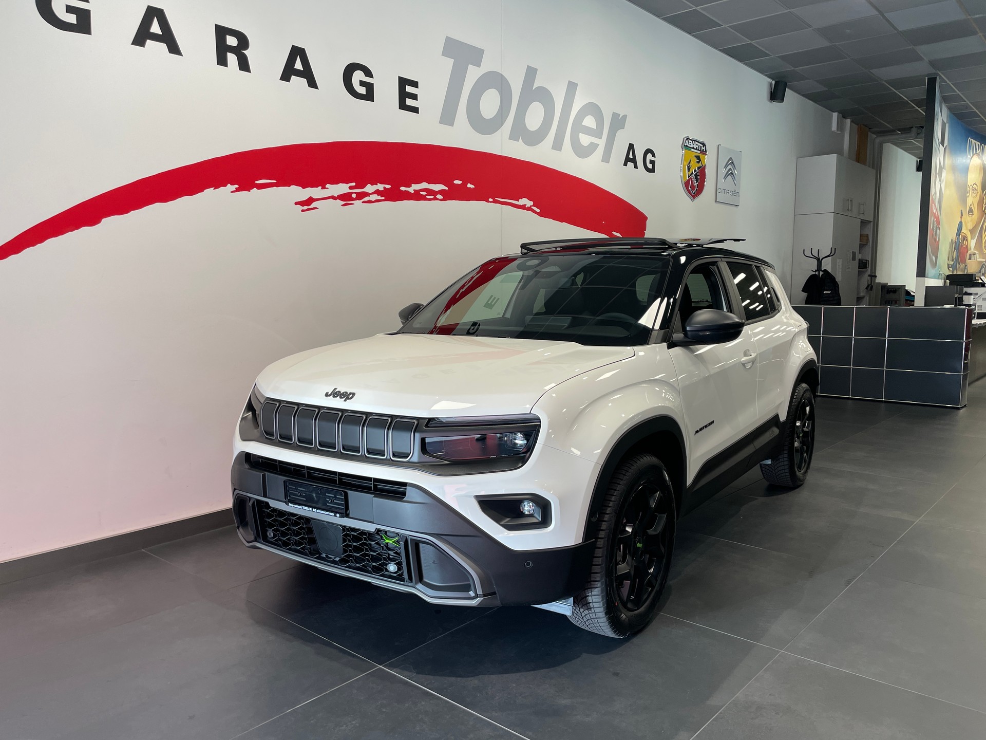 JEEP Avenger 1.2 Turbo MHEV Overland Leather Sky 4xe-image-1