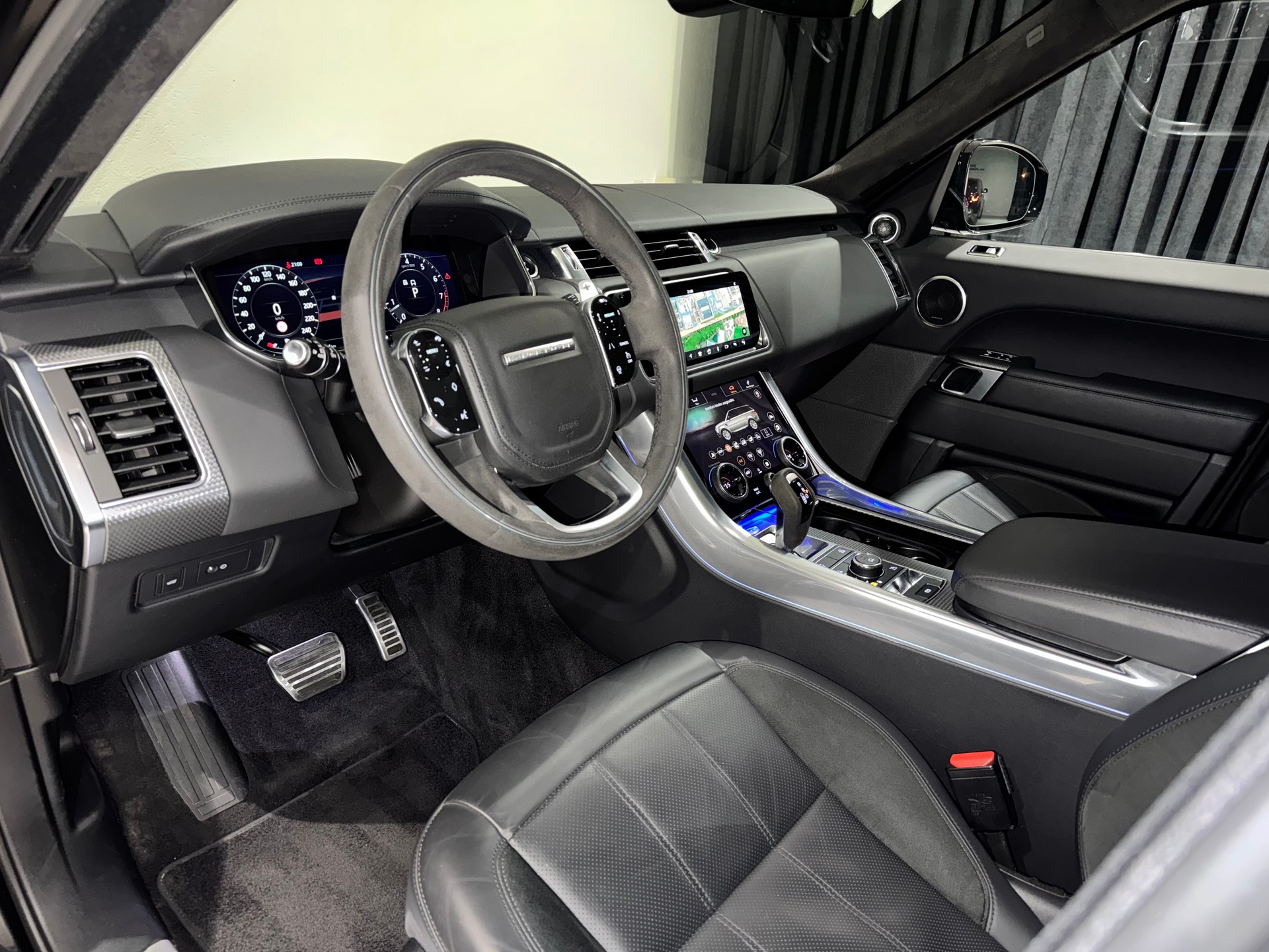 LAND ROVER Range Rover Sport P400 3.0 I6 MHEV HST Automatic | 1.Hand | CH |-image-13