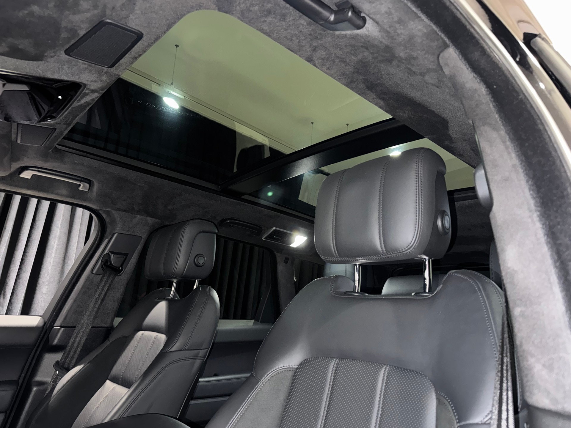LAND ROVER Range Rover Sport P400 3.0 I6 MHEV HST Automatic | 1.Hand | CH |-image-23