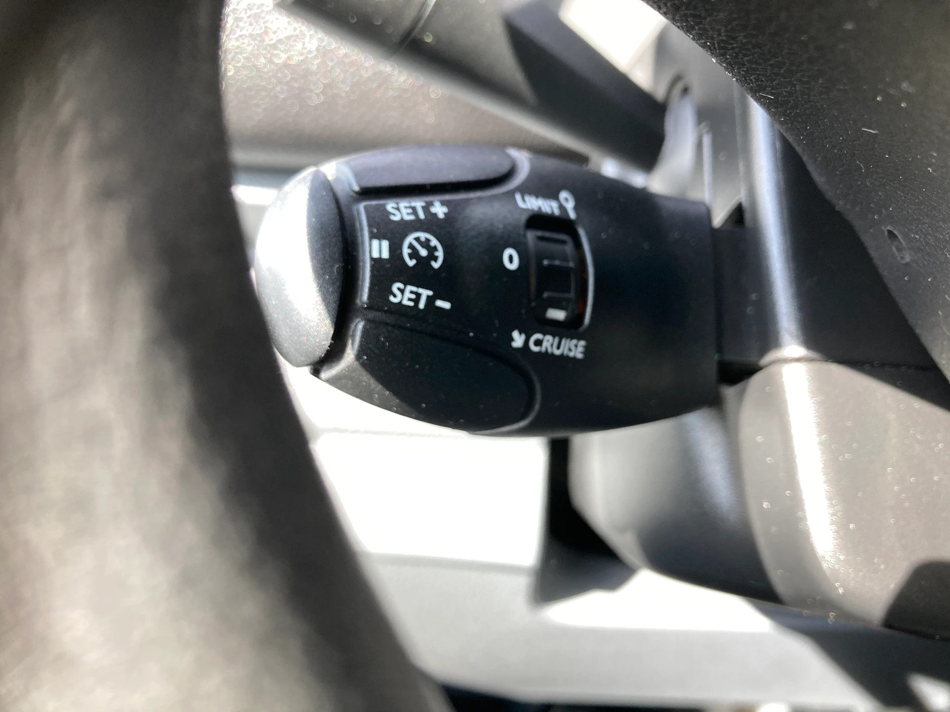 PEUGEOT Traveller 2.0 BlueHDi Active Standard 8 Sitze-image-11