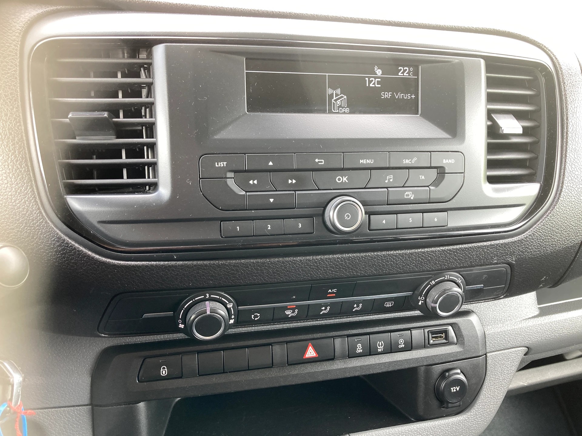 PEUGEOT Traveller 2.0 BlueHDi Active Standard 8 Sitze-image-9
