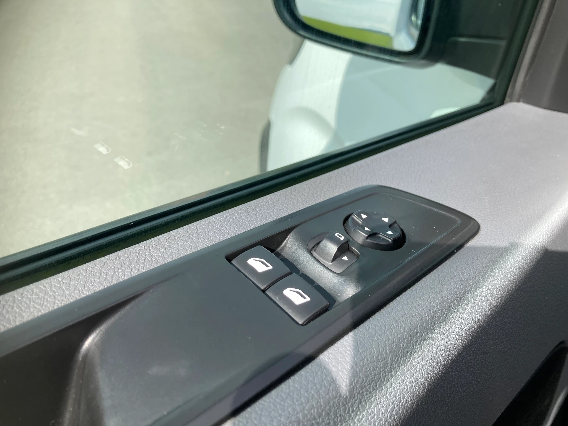 PEUGEOT Traveller 2.0 BlueHDi Active Standard 8 Sitze-image-8