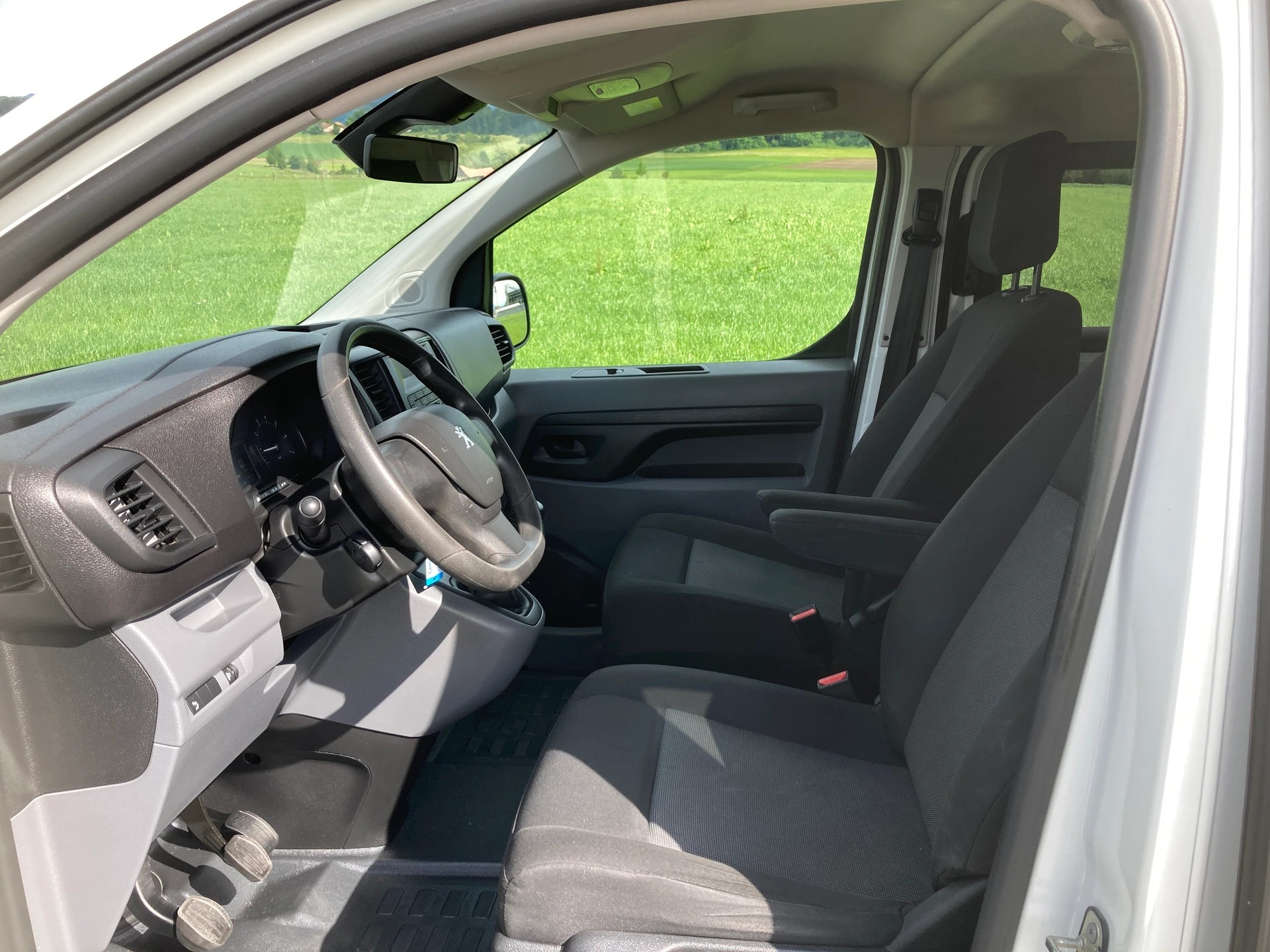 PEUGEOT Traveller 2.0 BlueHDi Active Standard 8 Sitze-image-7