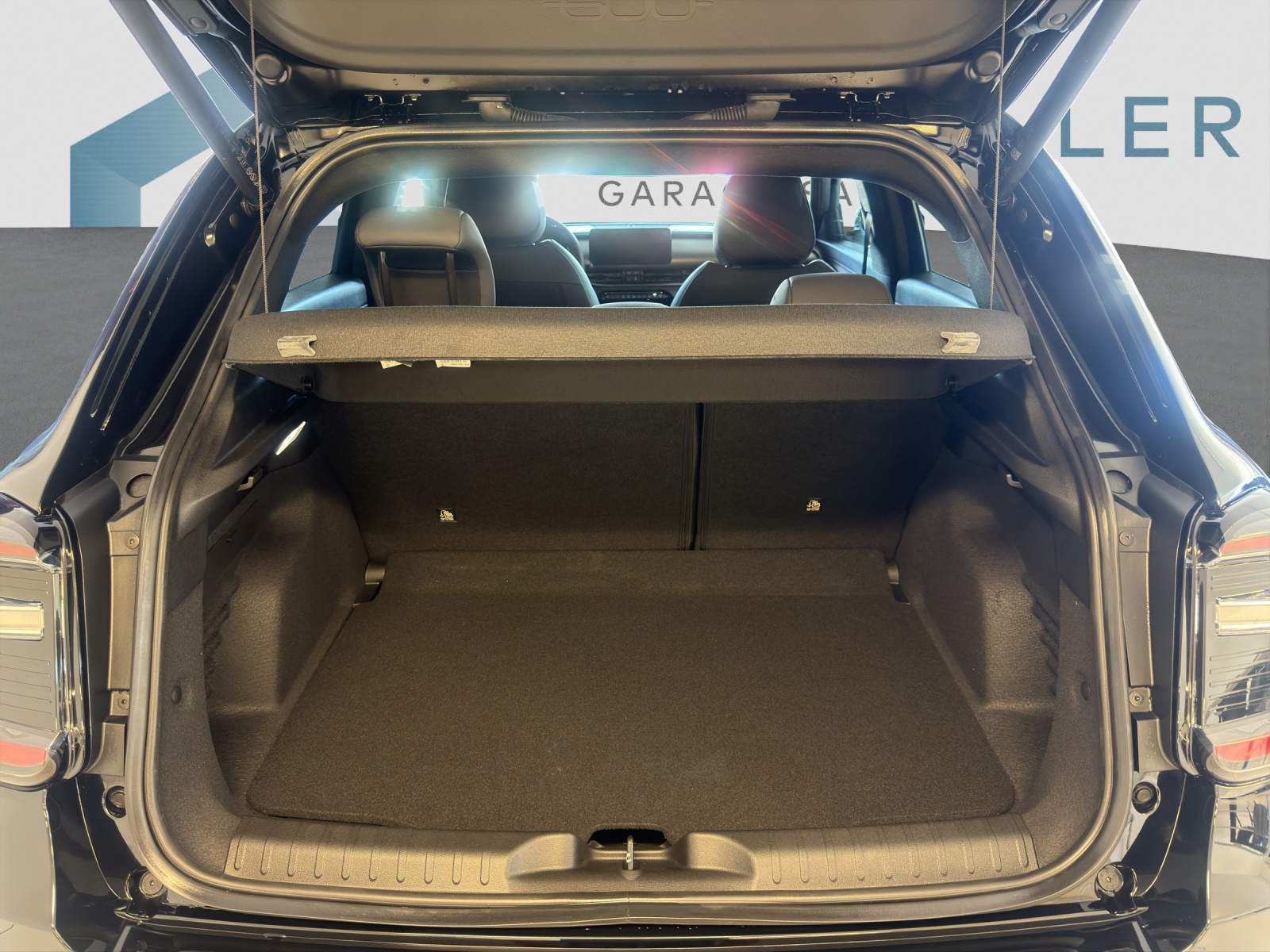 FIAT 600 1.2 Hybrid 145 Sport-image-6
