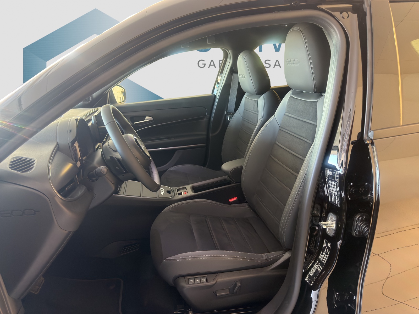 FIAT 600 1.2 Hybrid 145 Sport-image-8