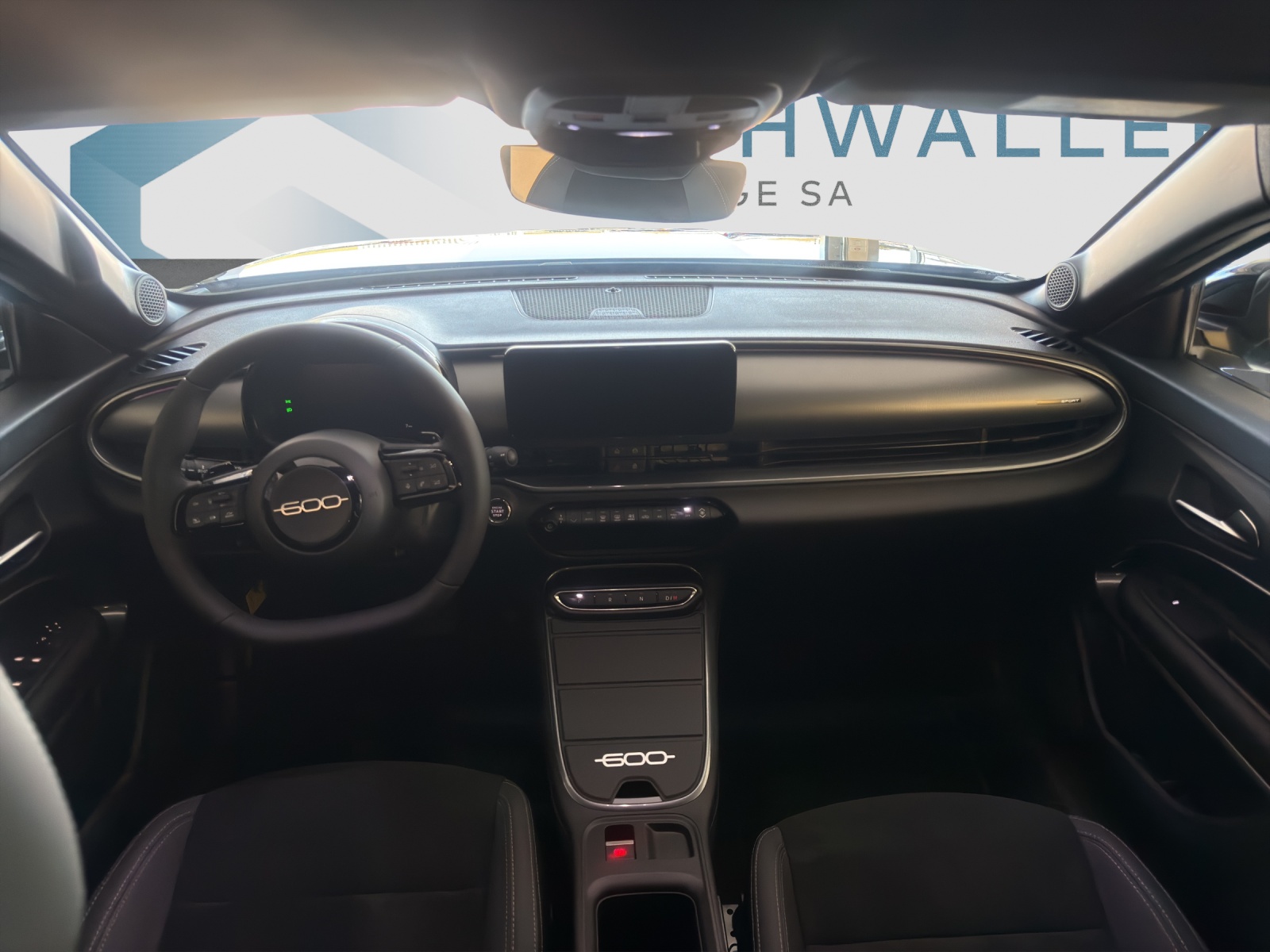 FIAT 600 1.2 Hybrid 145 Sport-image-9