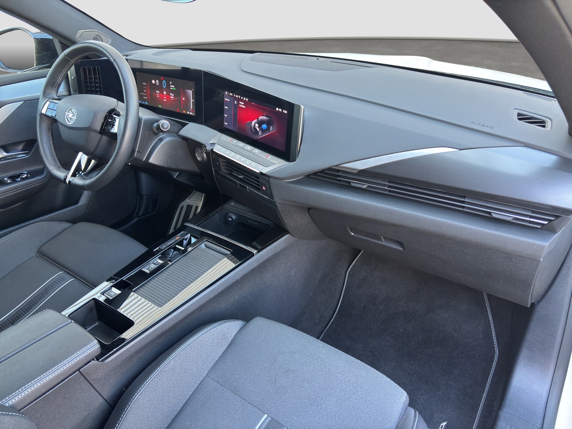 OPEL Astra Sports Tourer 1.6 PHEV Turbo GS A-image-15