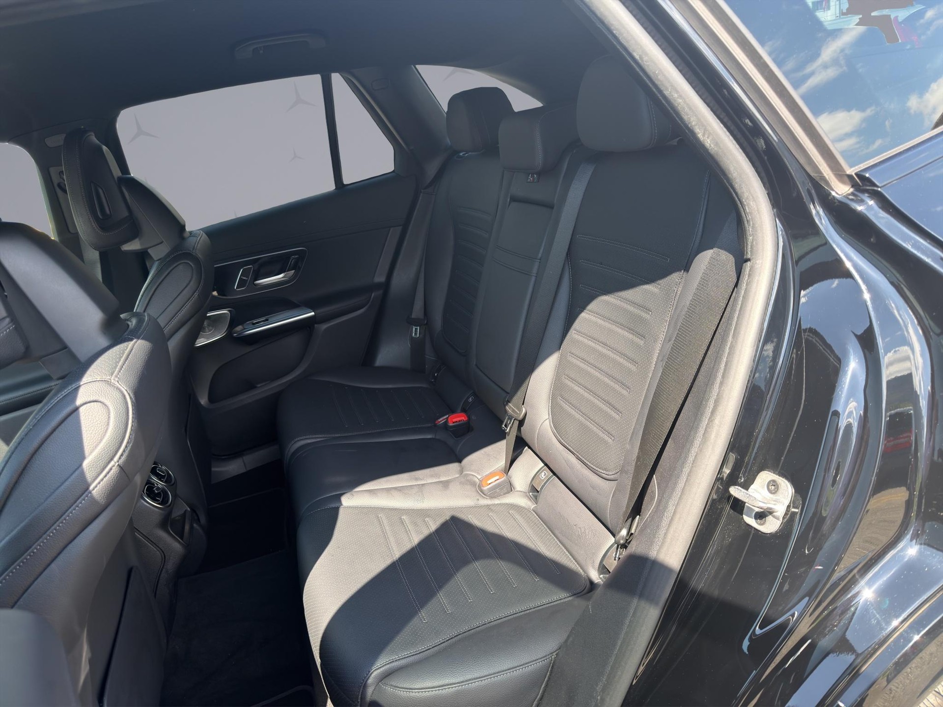 MERCEDES-BENZ GLC 220 d AMG Line 4matic-image-9