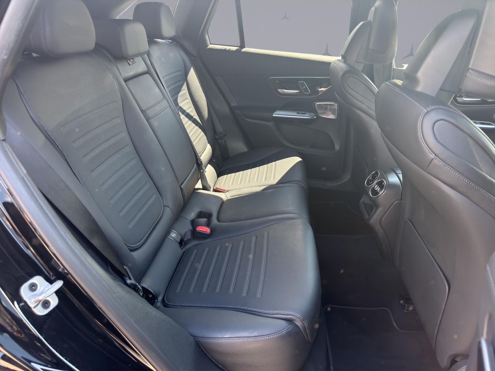 MERCEDES-BENZ GLC 220 d AMG Line 4matic-image-16