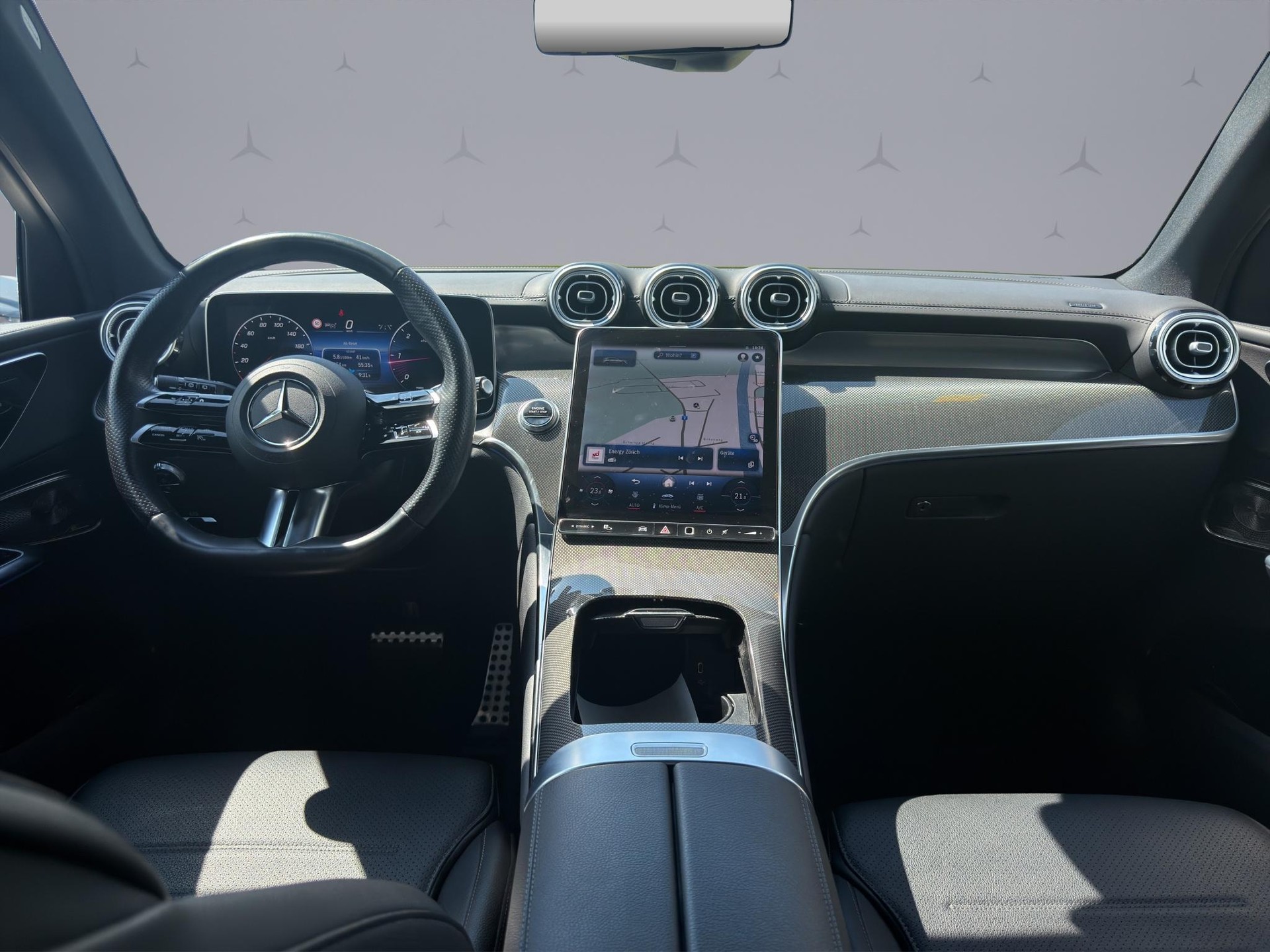 MERCEDES-BENZ GLC 220 d AMG Line 4matic-image-12